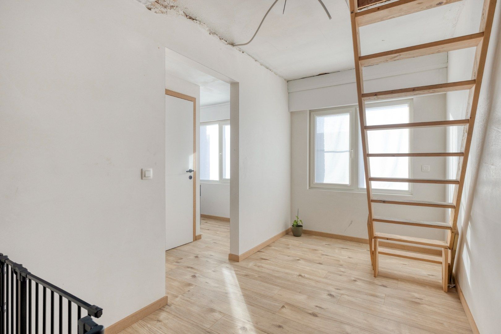 Gerenoveerde, halfopen woning op 840 m2! foto 9