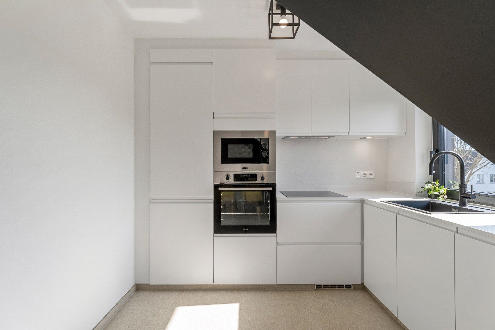 Leuk appartement met 2 slaapkamers, hoogwaardige afwerking en parkeerplaats op wandelafstand van het centrum foto 17