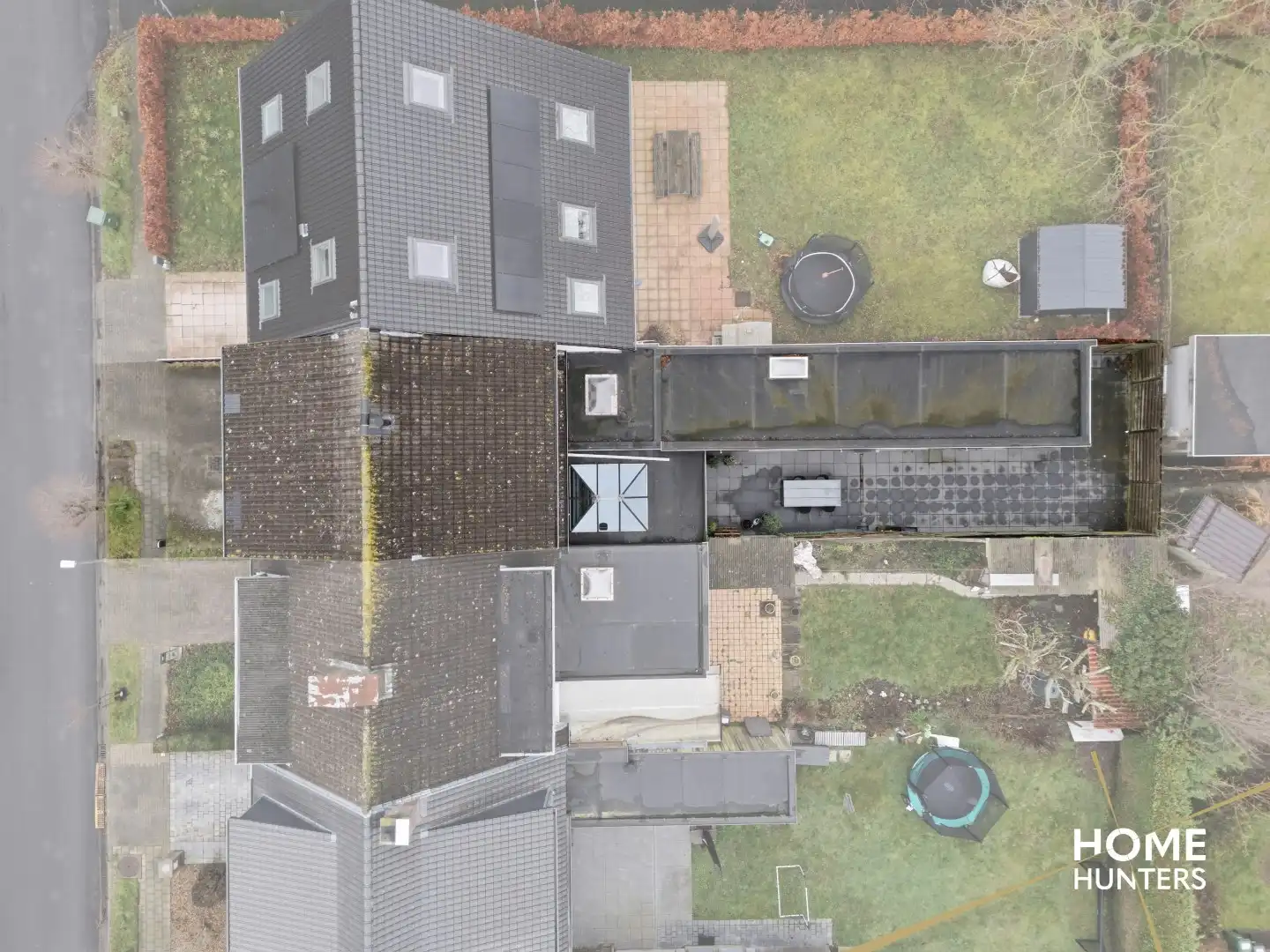 Verrassend ruime woning op een rustige ligging in Ieper met 5 slaapkamers en een oprit foto 4