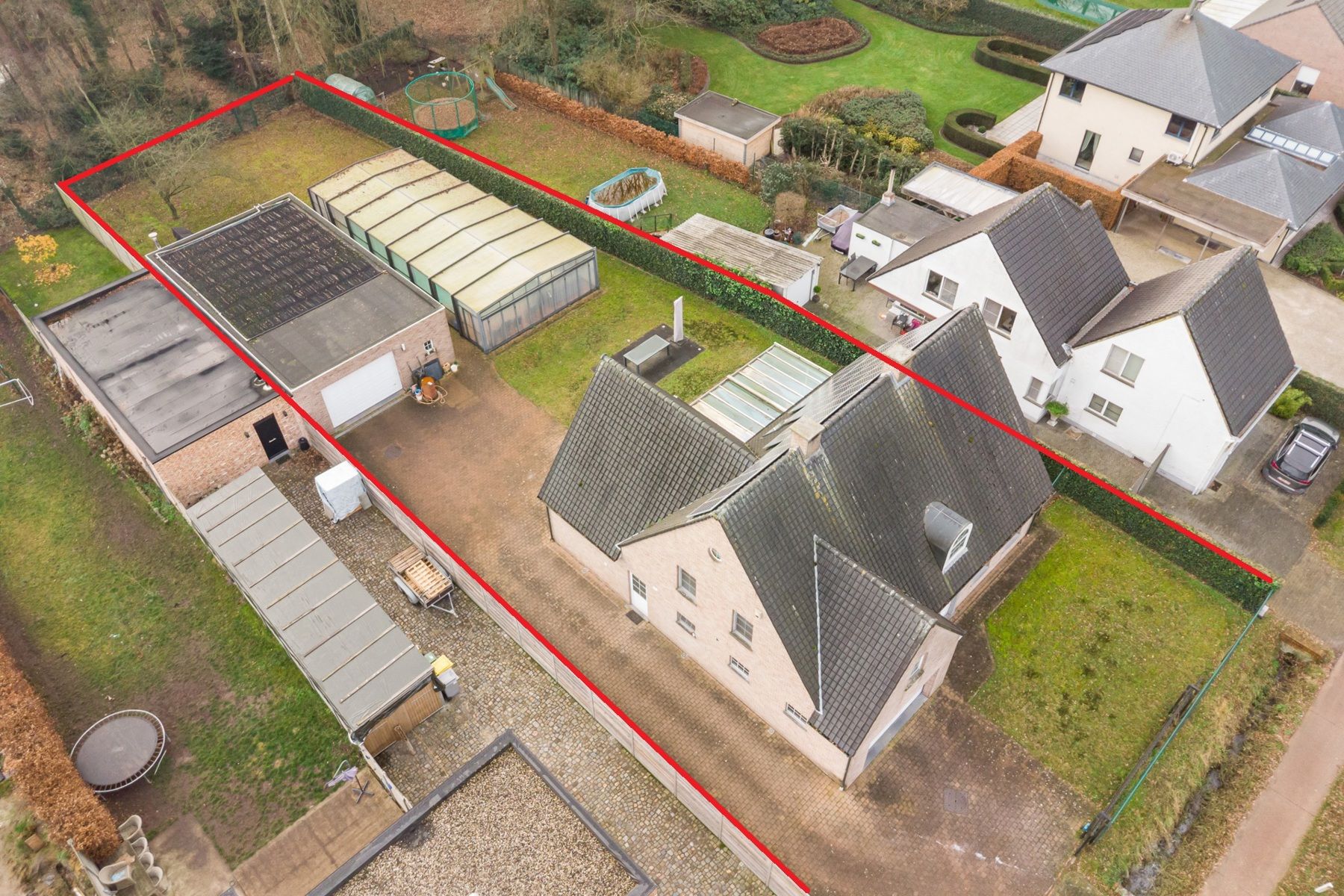 Energiezuinige villa met 5 slaapkamers en ruim bijgebouw op een perceel van 1.240m². foto 24