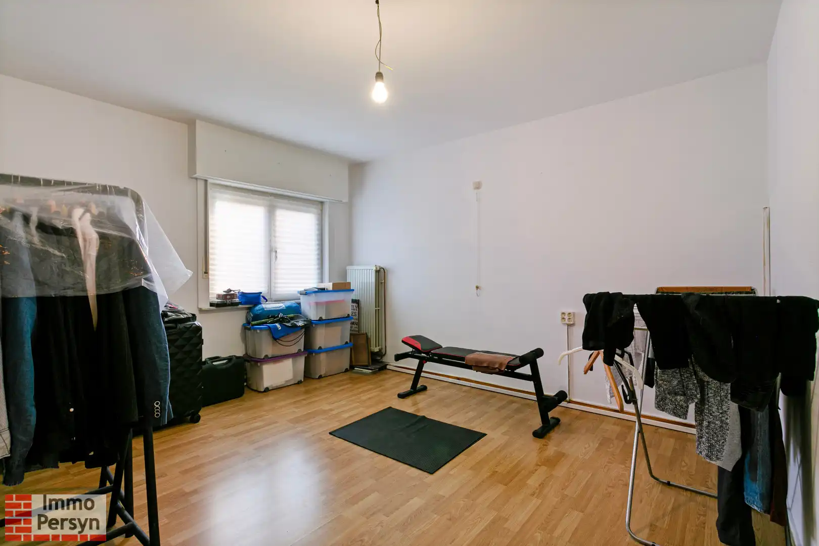 Handelspand met bovenliggend appartement en achterliggende bouwgrond. foto 23