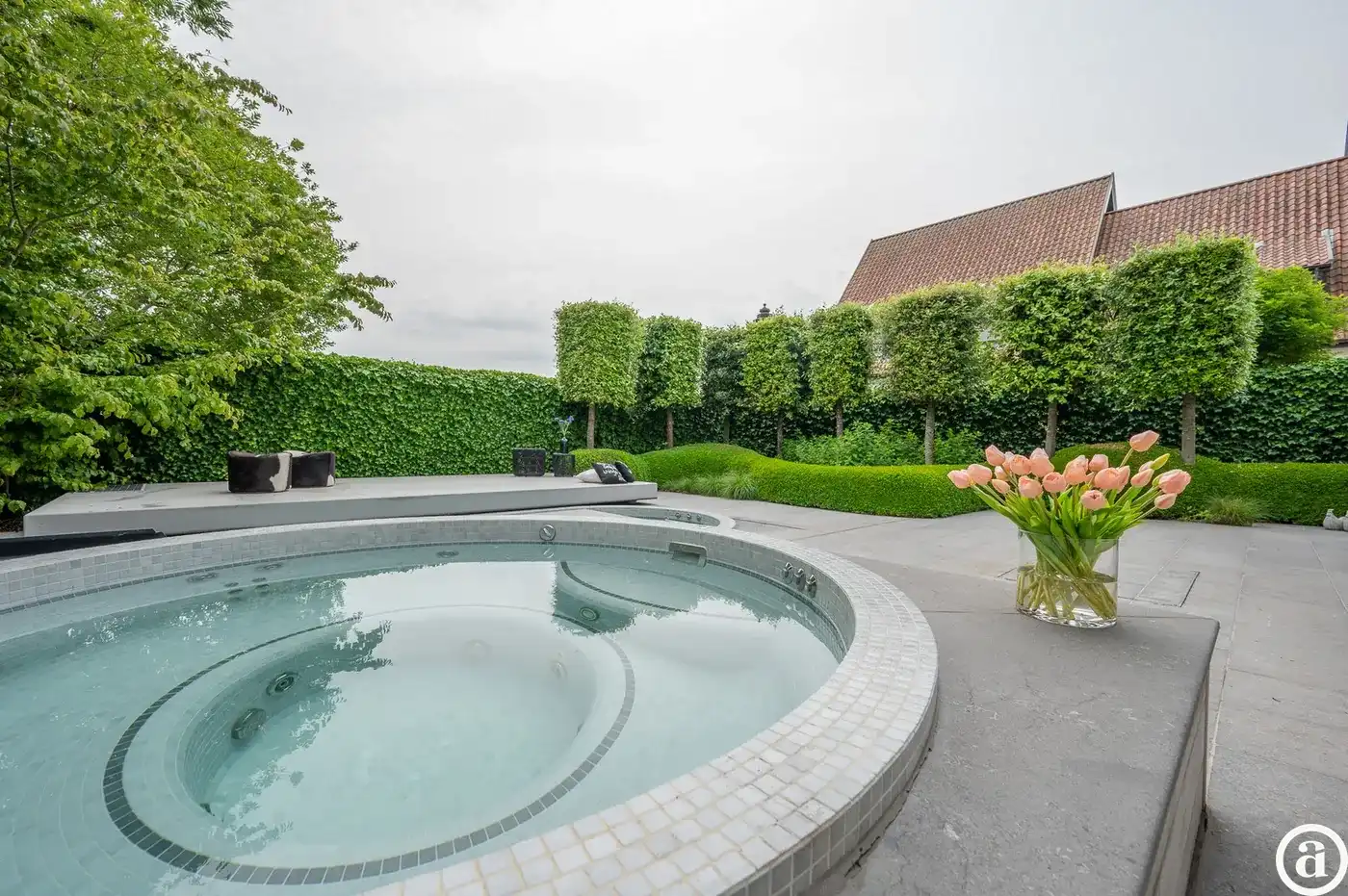 Hedendaagse alleenstaande villa in rustige omgeving te Knokke foto 10