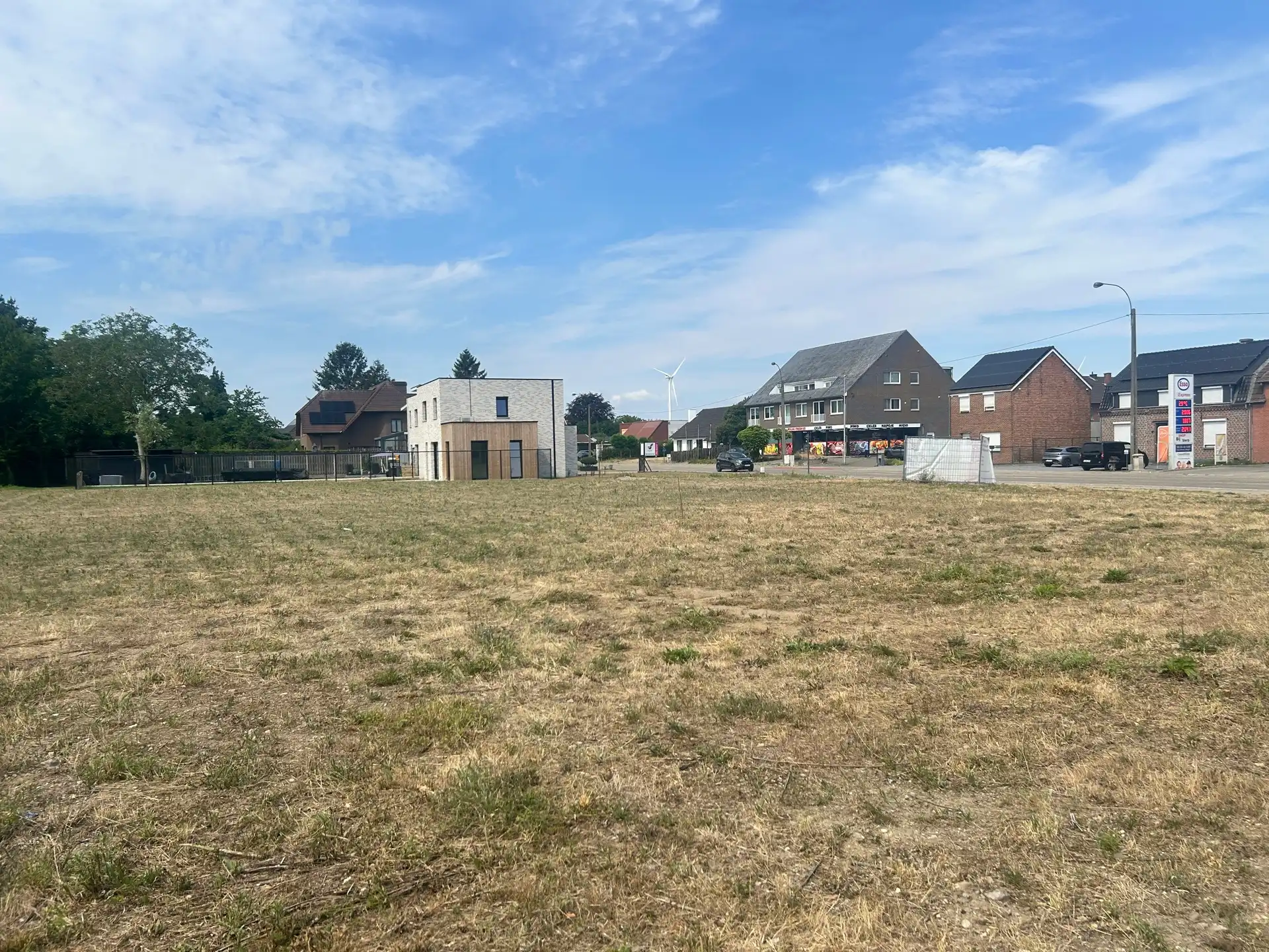Woning en bouwgronden met vergunde plannen te koop foto 18
