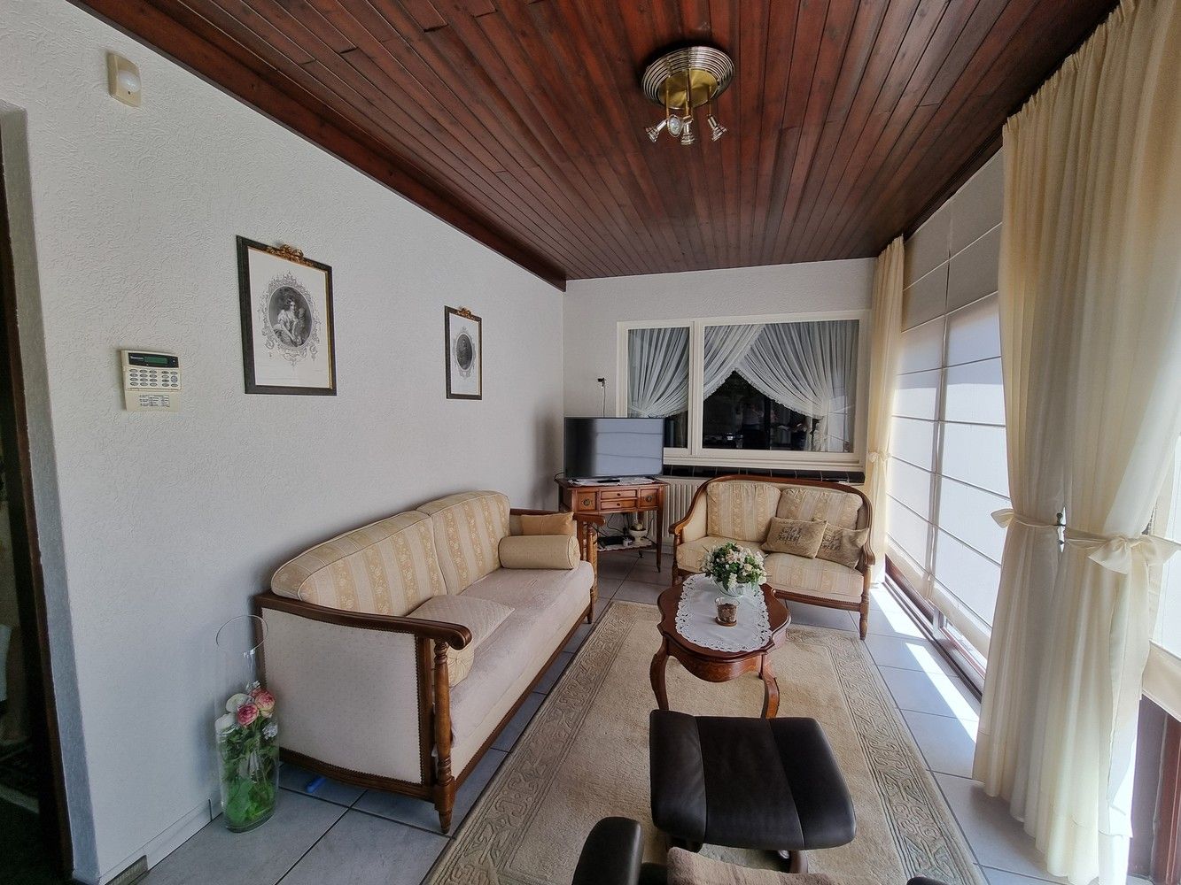 Uitstekend gelegen woonhuis op een prachtig perceel van 15a foto 13