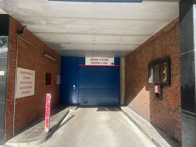 Autostaanplaats te koop gelegen in de Leopold Parking foto 6