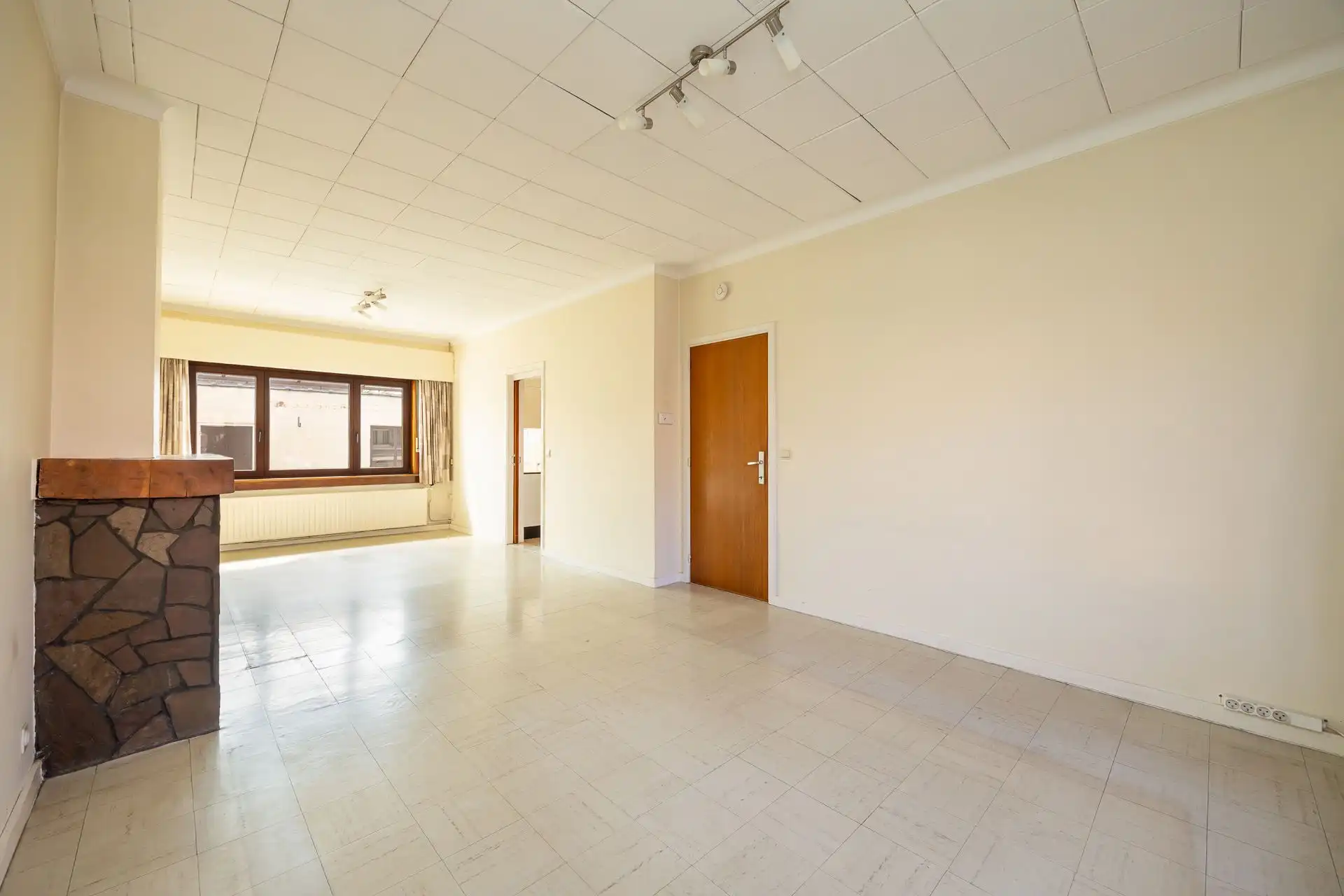 Ruime halfopen bebouwing met 5 slaapkamers, garage en zonnige tuin op toplocatie! foto 9