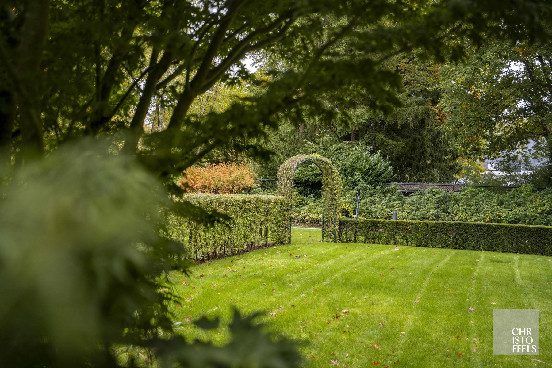 Exclusief villa-appartement (183m²) met privé tuin gelegen in een afgesloten park met buitenzwembad. foto 24