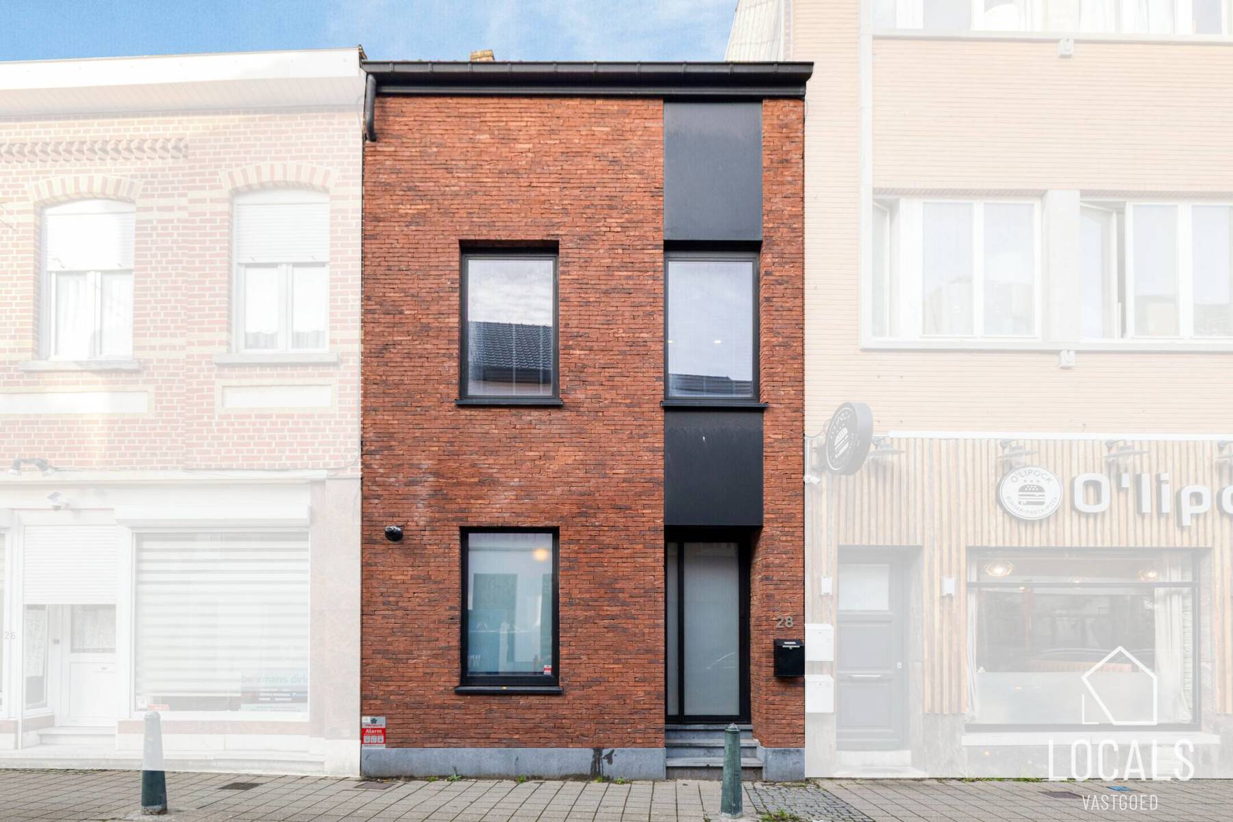 Volledig gerenoveerde woning in centrum Ninove foto {{pictureIndex}}