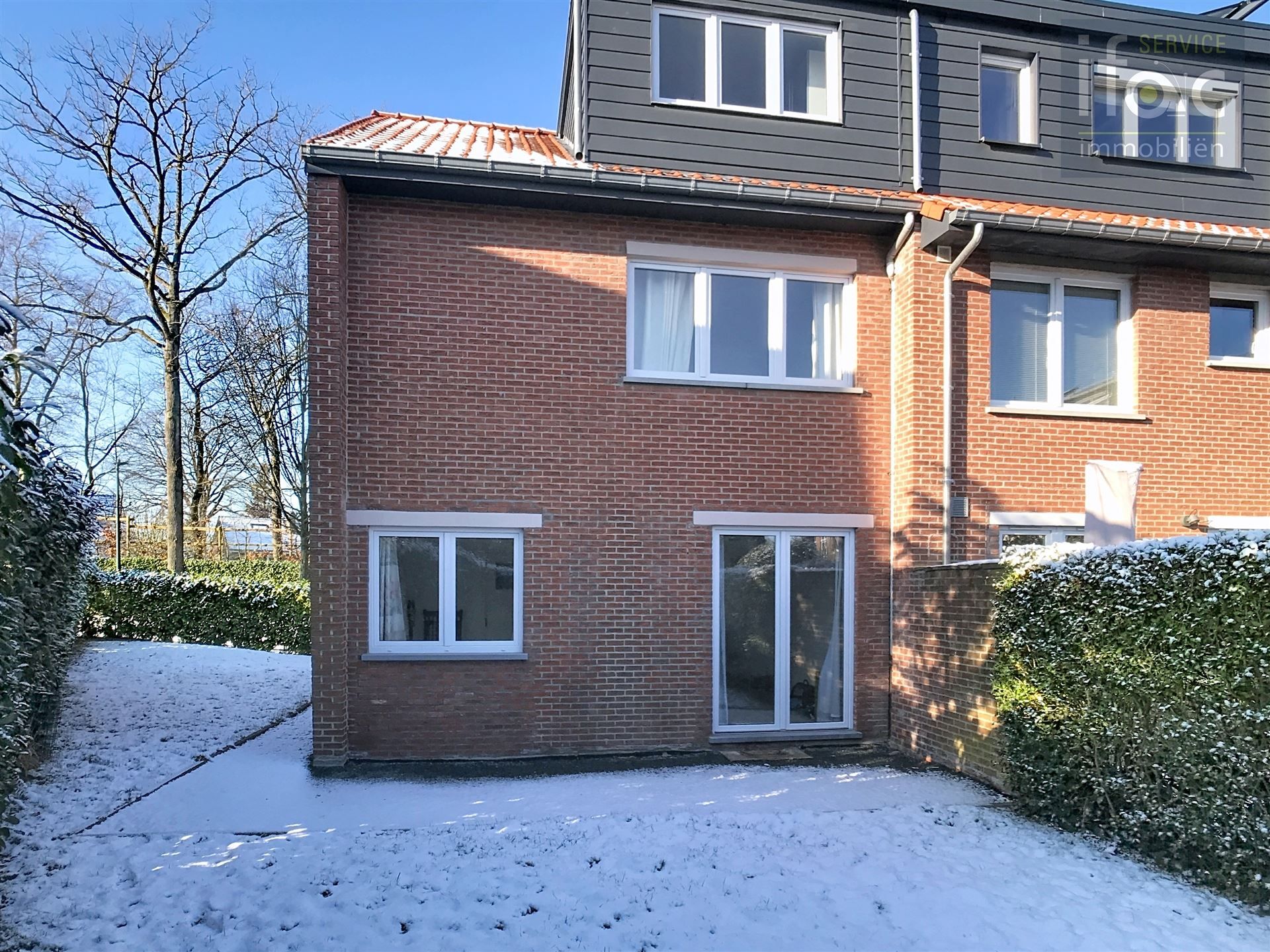 Mooi gerenoveerde woning met 4 slaapkamers en 2 badkamers. foto 9