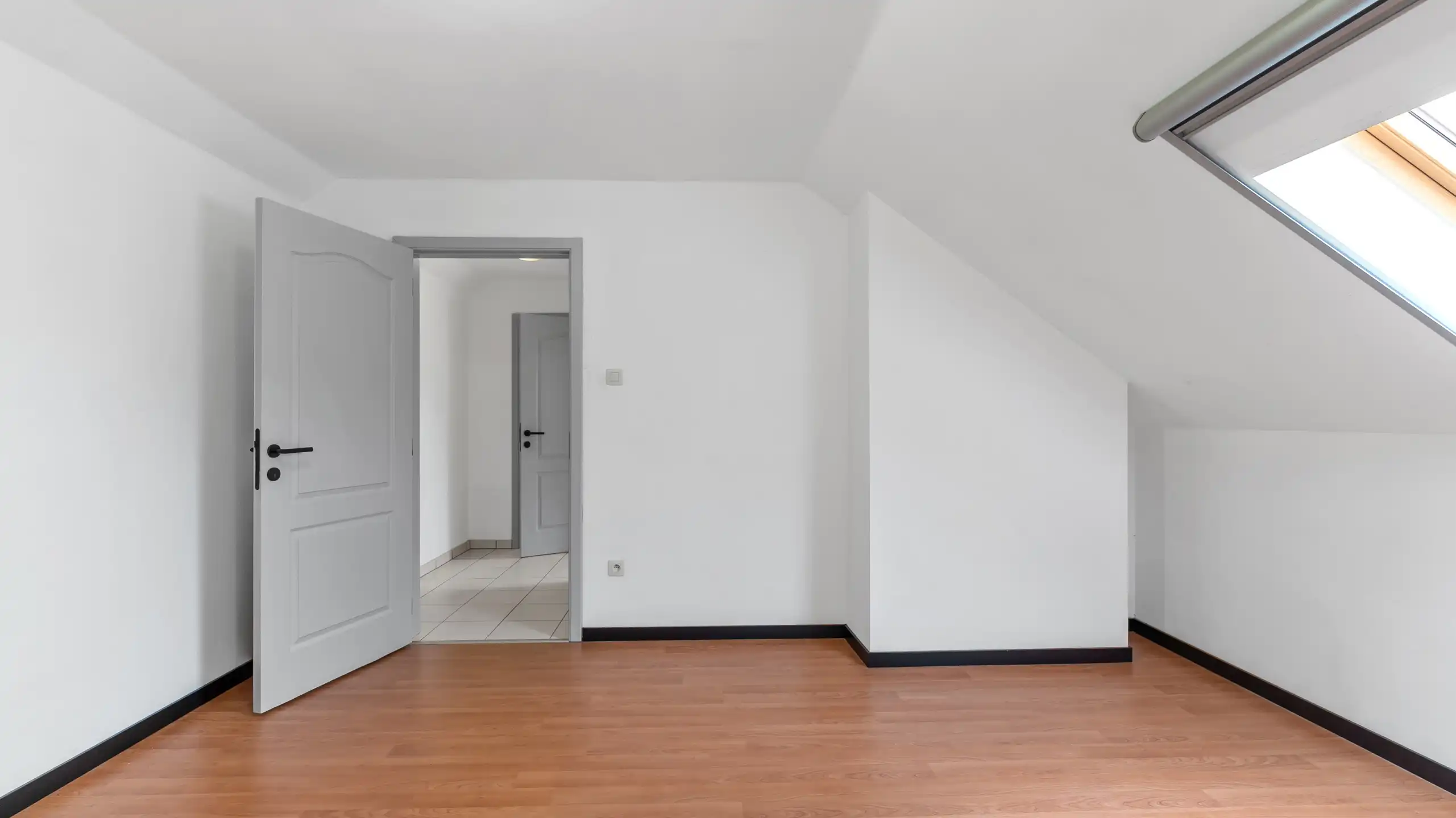 Vernieuwd appartement met 4 slaapkamers in Beringen foto 14