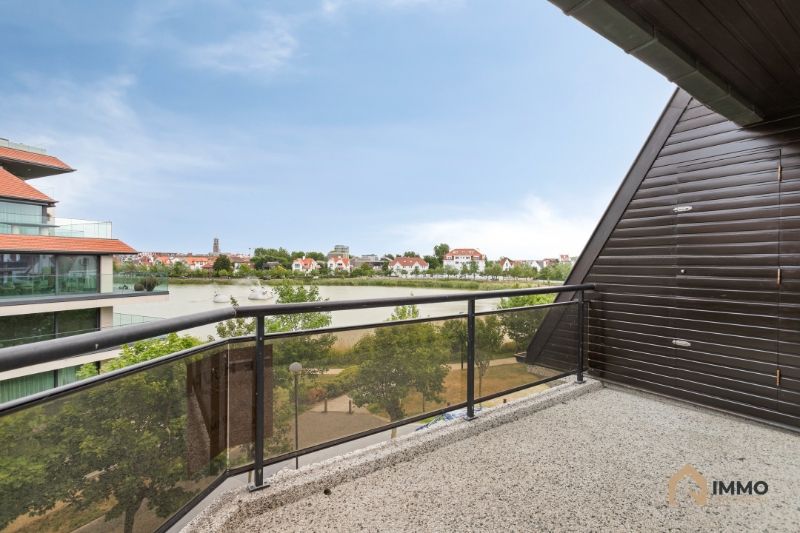 Te Koop  Knokke : prachtig luxueus appartement  met adembenemend uitzicht op het Zegemeer, nabij het Casino,  met terrassen en dakterras van 120 m² garage. foto 8