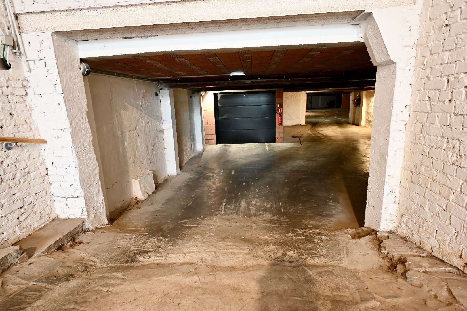 RUIME GARAGEBOX OP CENTRALE LIGGING NABIJ MERCATOR foto 2