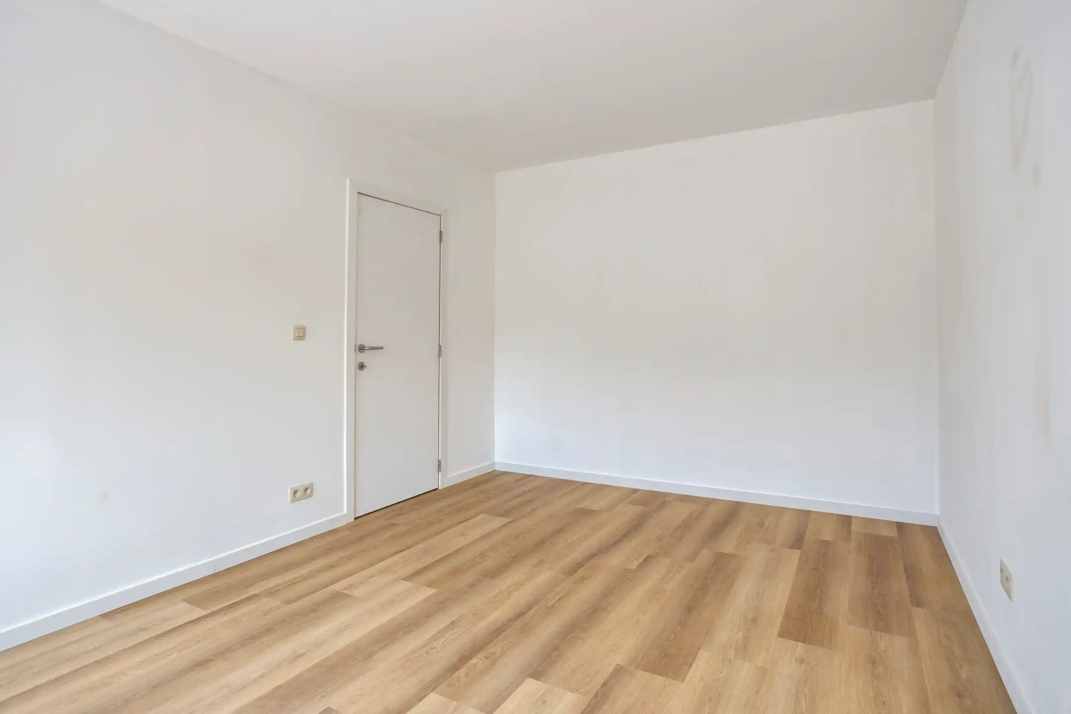 Ruime gerenoveerde woning (230 m²) nabij Gouden Kruispunt foto 19