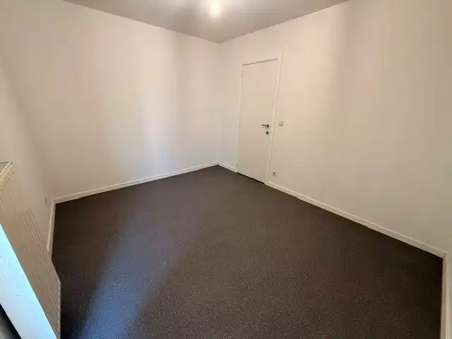 Verzorgd appartement met 1 slaapkamer, terras en lift in het centrum van Maaseik.  foto 14