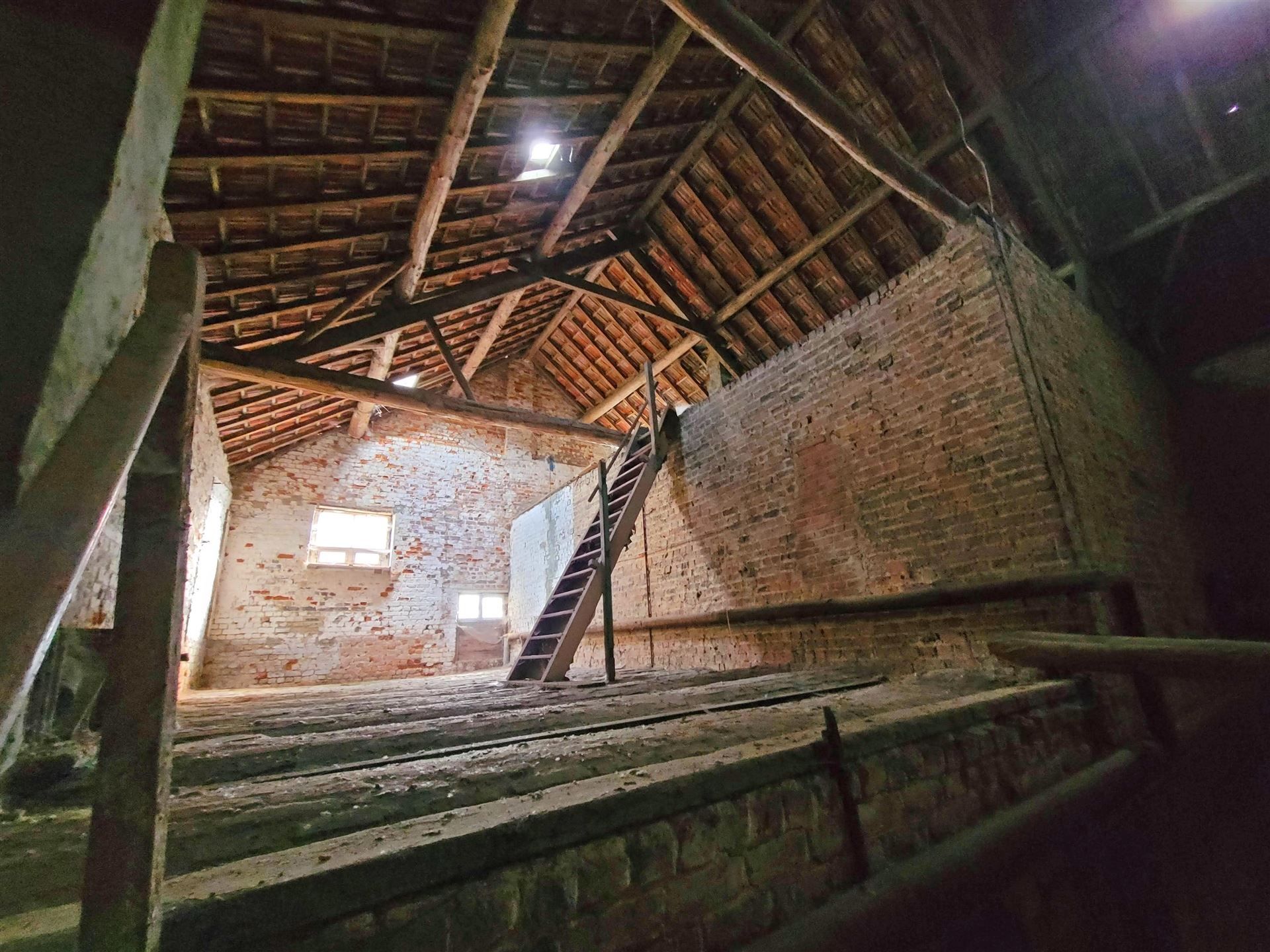 woning voor TOTAAL renovatie in centrum Leefdaal foto 5