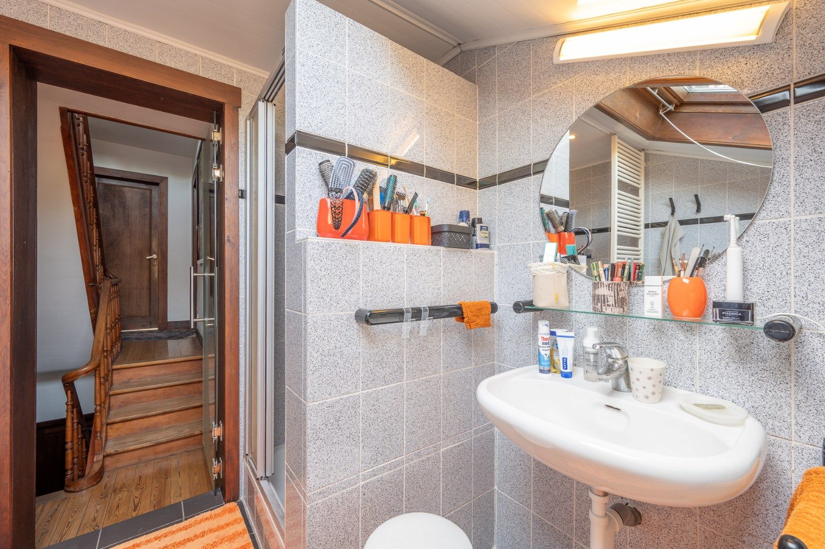 Instapklare woning met grote garage op een gegeerde locatie in Sint-Andries! foto 11