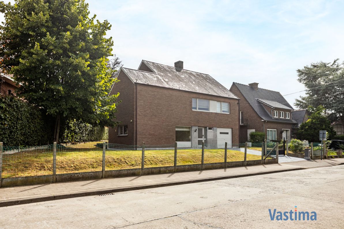 Lichtrijke villa met royale tuin vlak bij natuur & stadsleven foto 3
