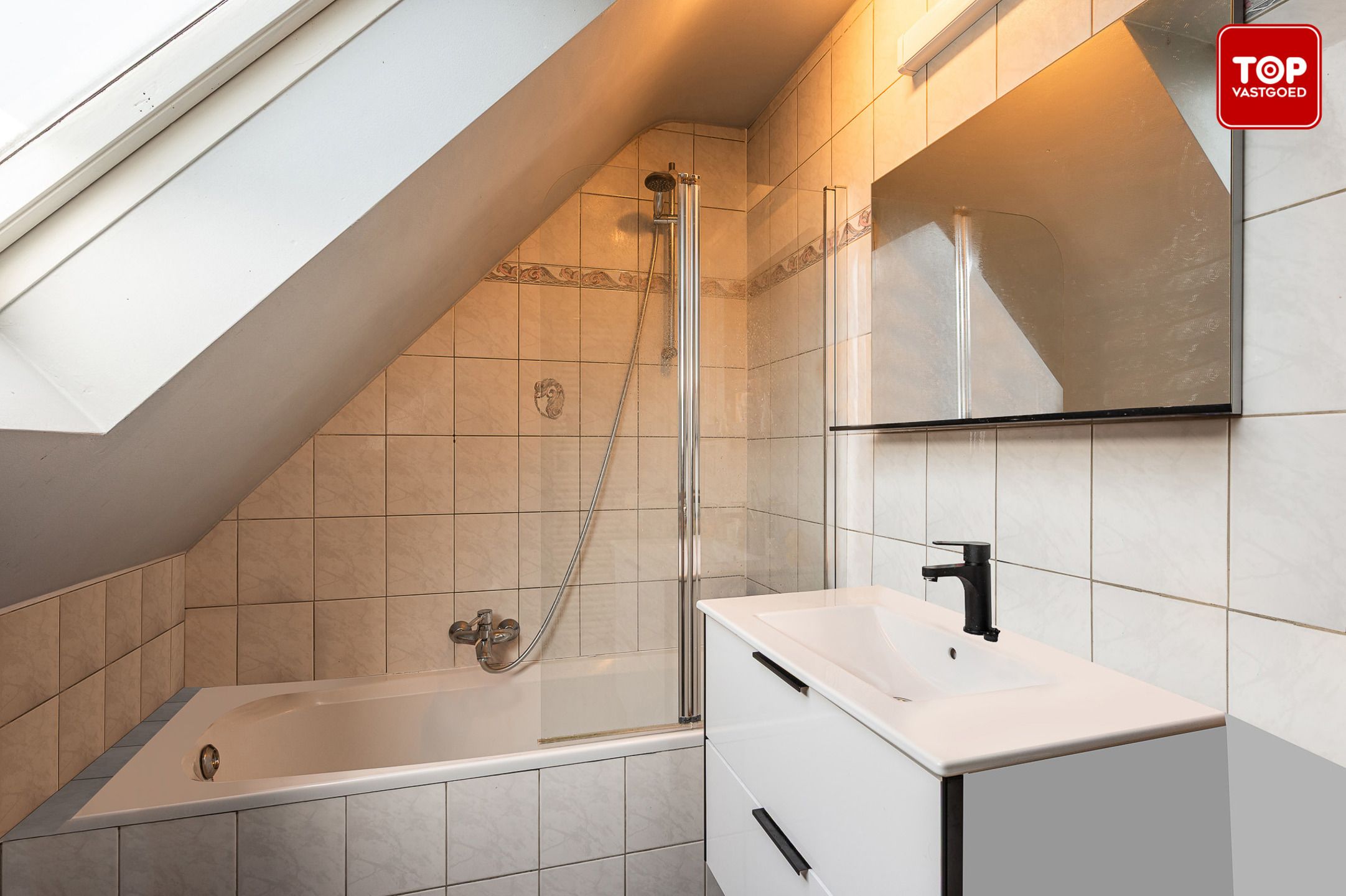 Instapklaar duplexappartement met 2 slaapkamers en garage in centrum Sleidinge foto 17