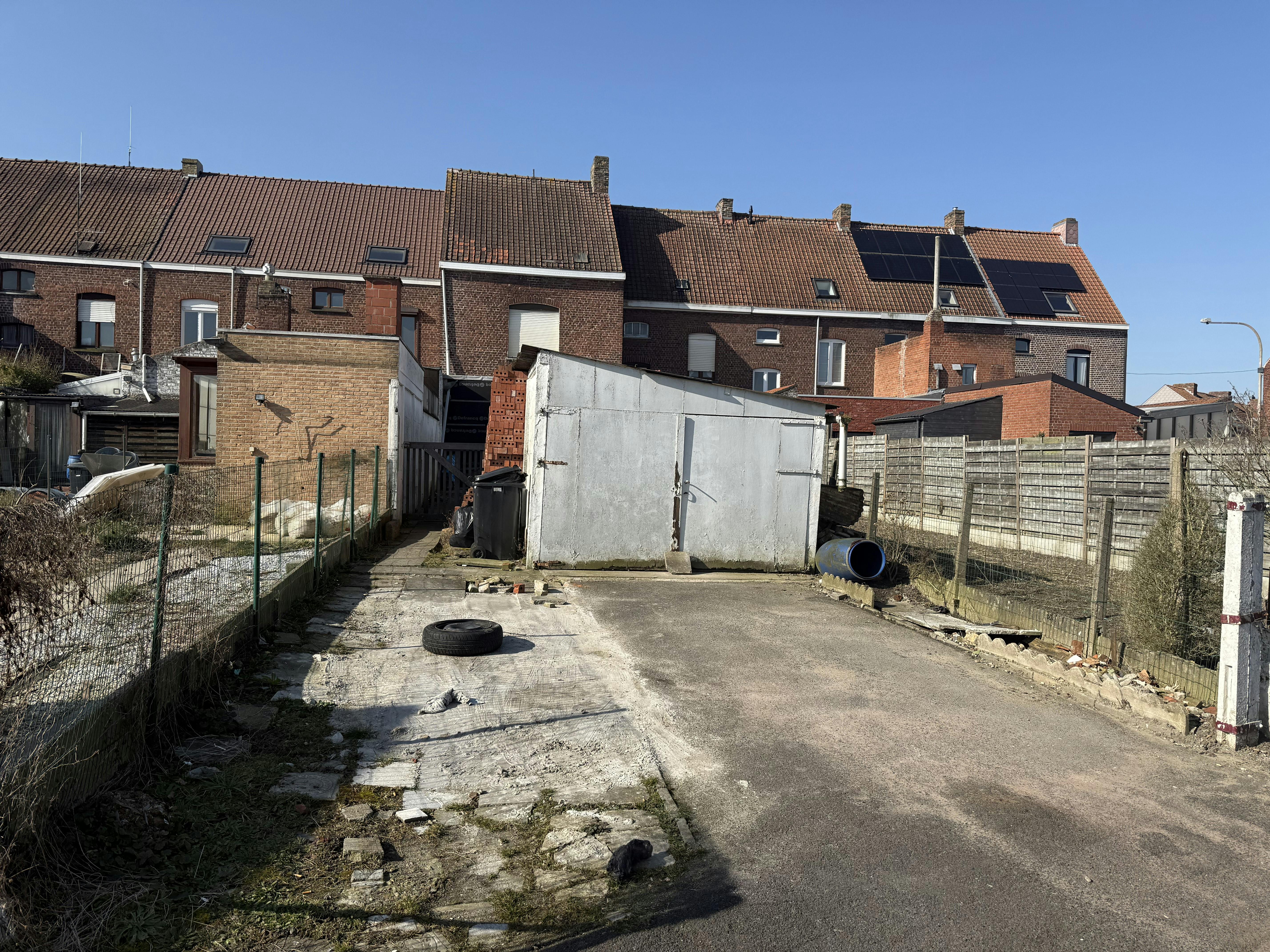 Huis te koop in Ieper met 3 kamers, tuin en garage foto 16