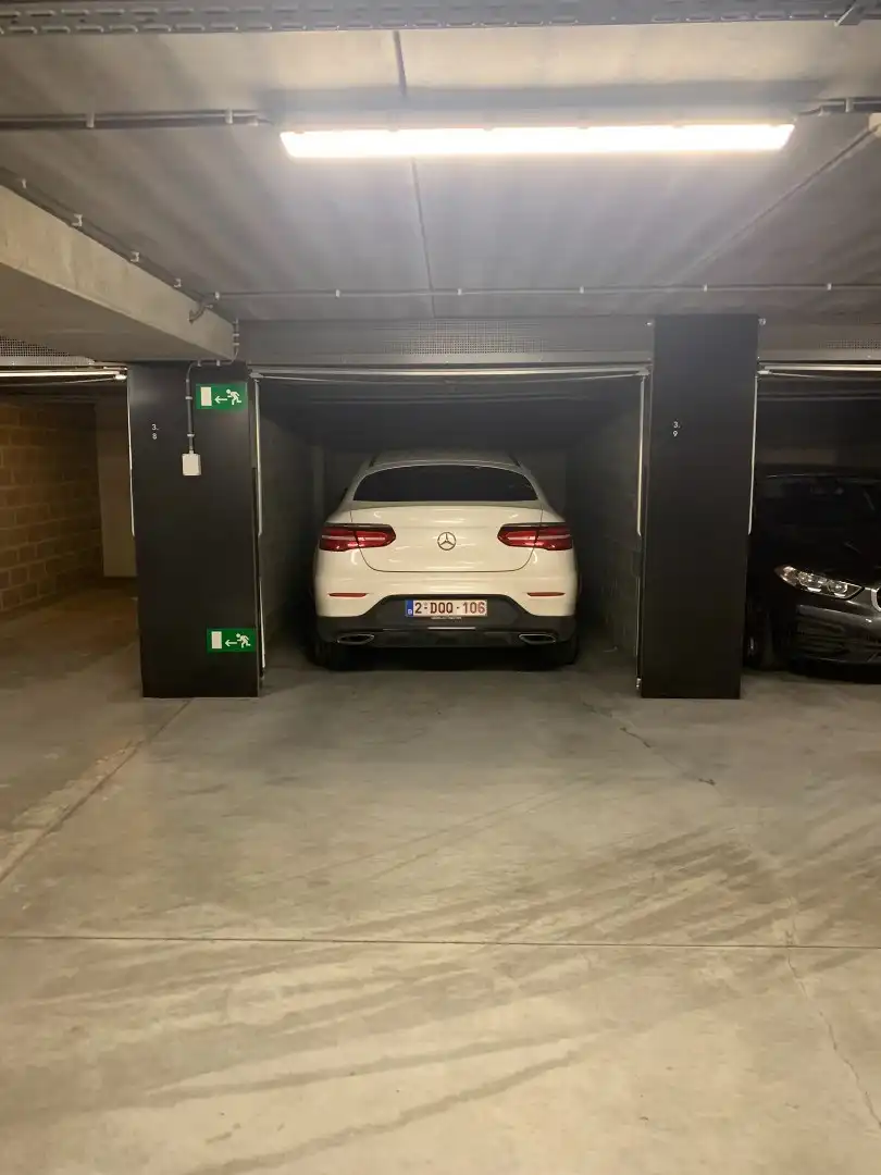 Garagebox onder de vrijdagsmarkt foto 4