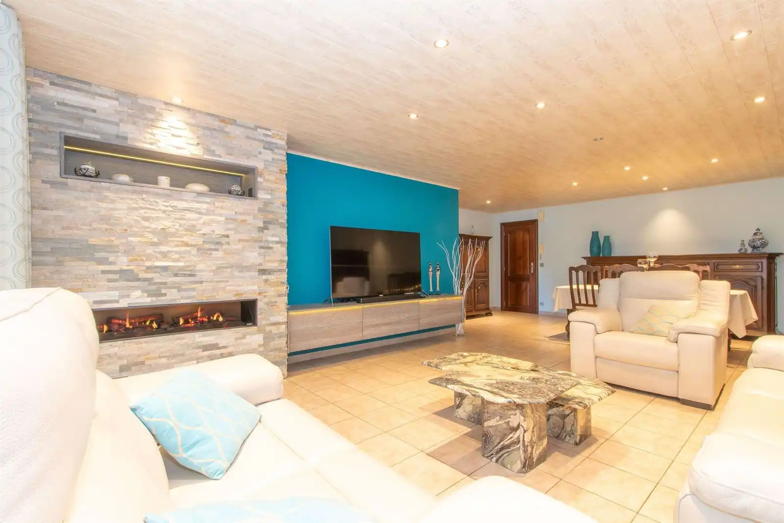 Instapklaar appartement met ruim terras en garage foto 5
