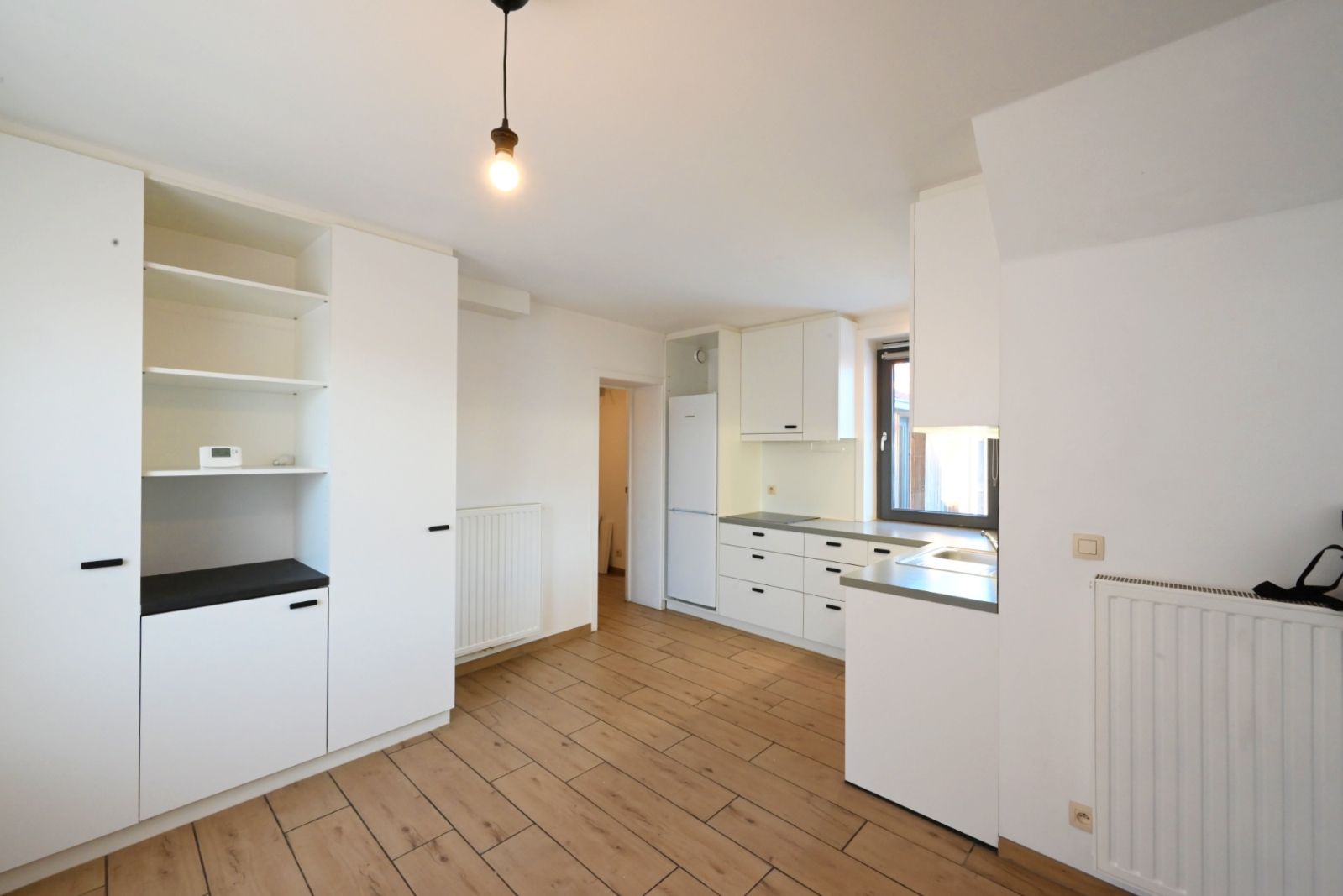 Gerenoveerde woning met centrale ligging in Emelgem! foto 7