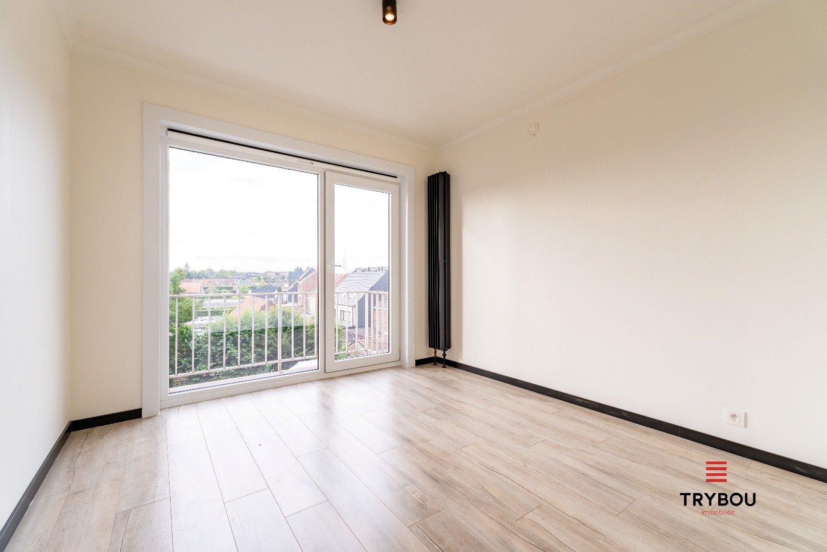 Volledig gerenoveerd 2-slaapkamerappartement te huur – rand centrum Ieper foto 13