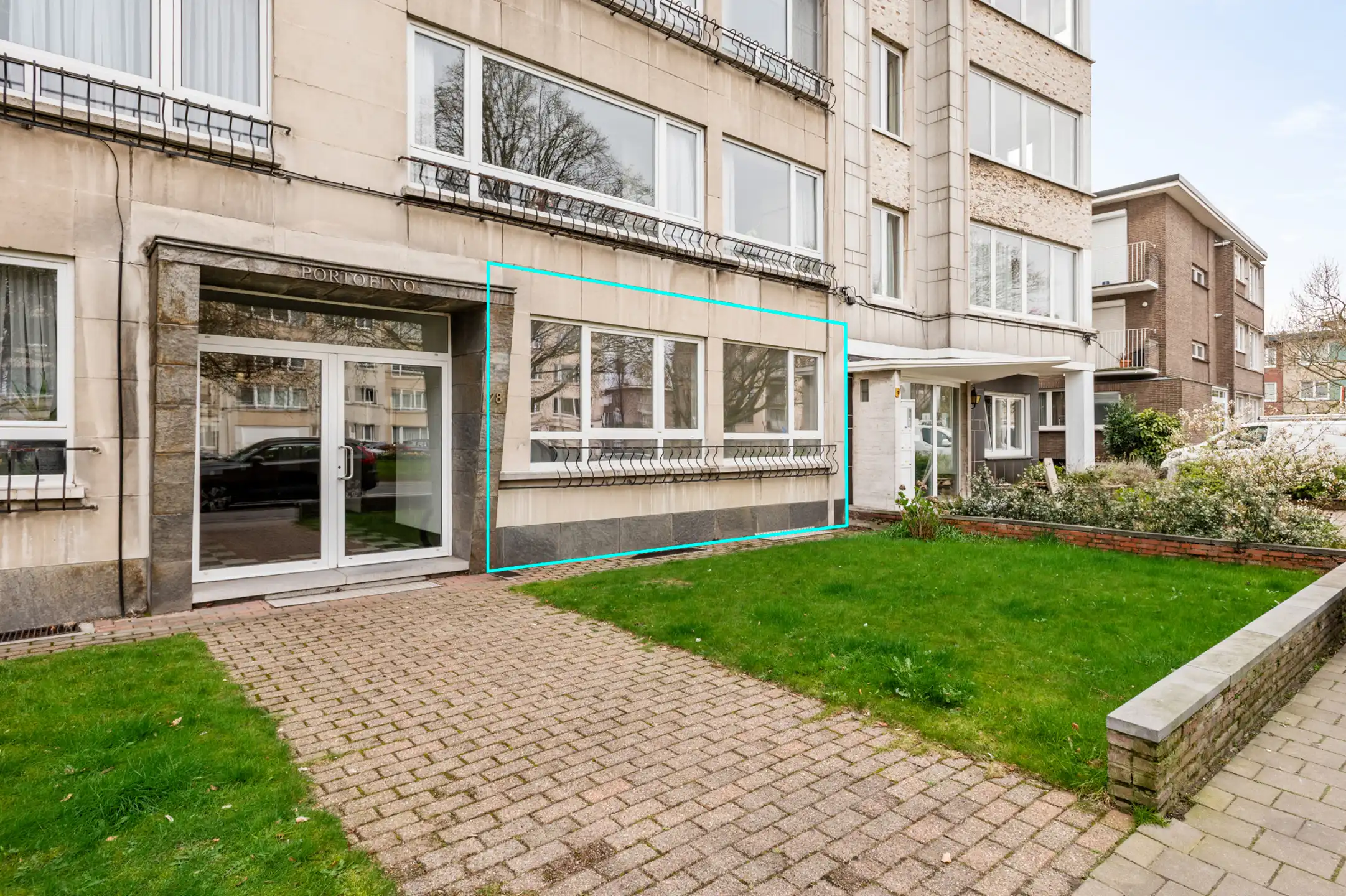 Te renoveren gelijkvloersappartement met terras foto {{pictureIndex}}