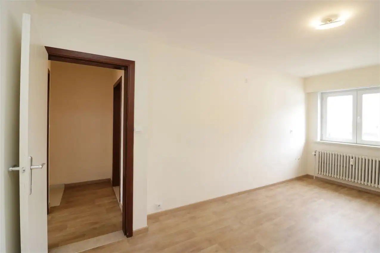 Opbrengsteigendom (handel & 4 app) op toplocatie foto 52