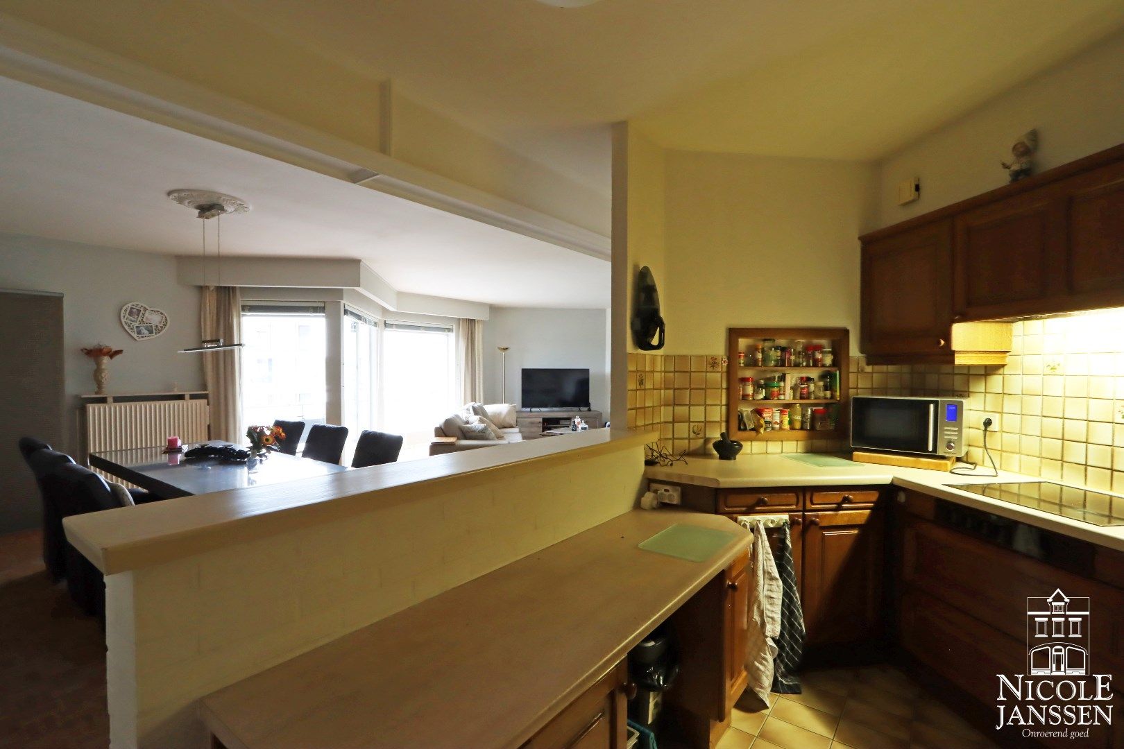 Ruim en instapklaar appartement met terras vlakbij het centrum foto 10