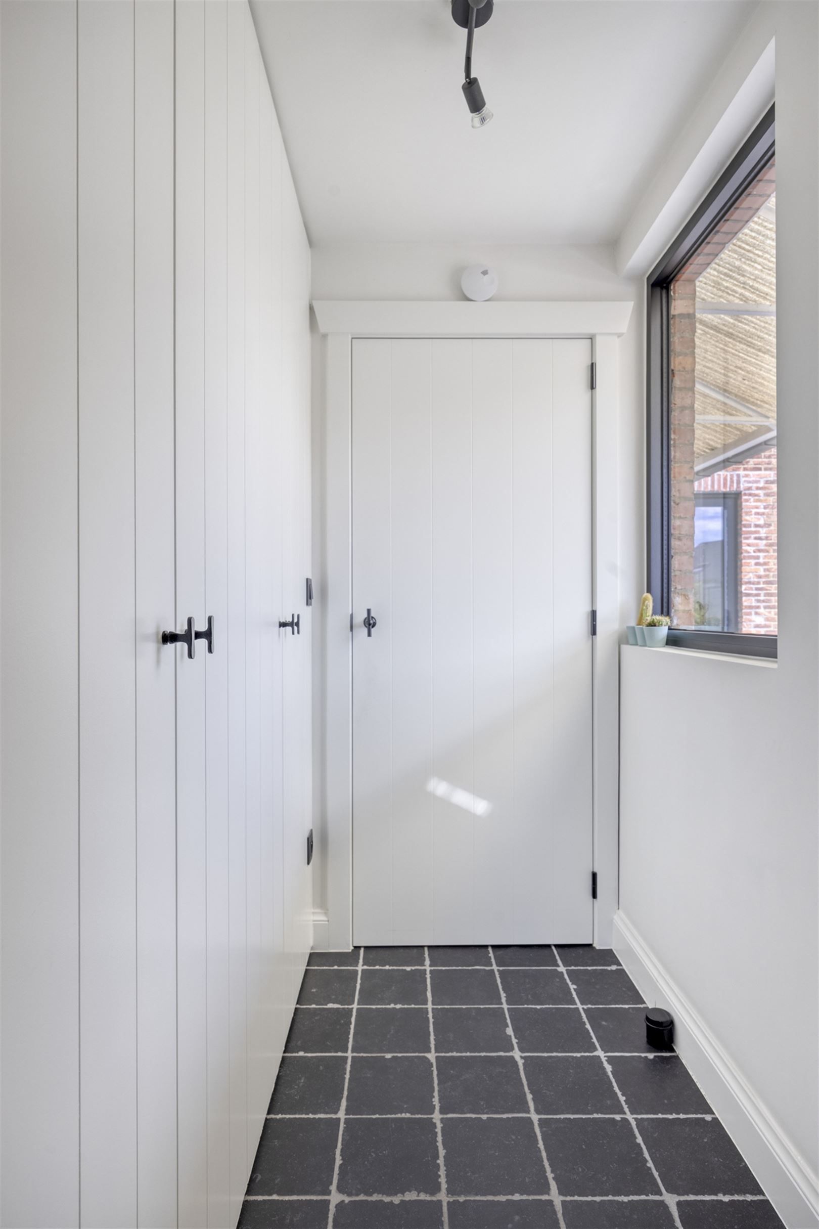 TE KOOP: Prachtig gerenoveerde woning met tuin in Koersel! foto 11