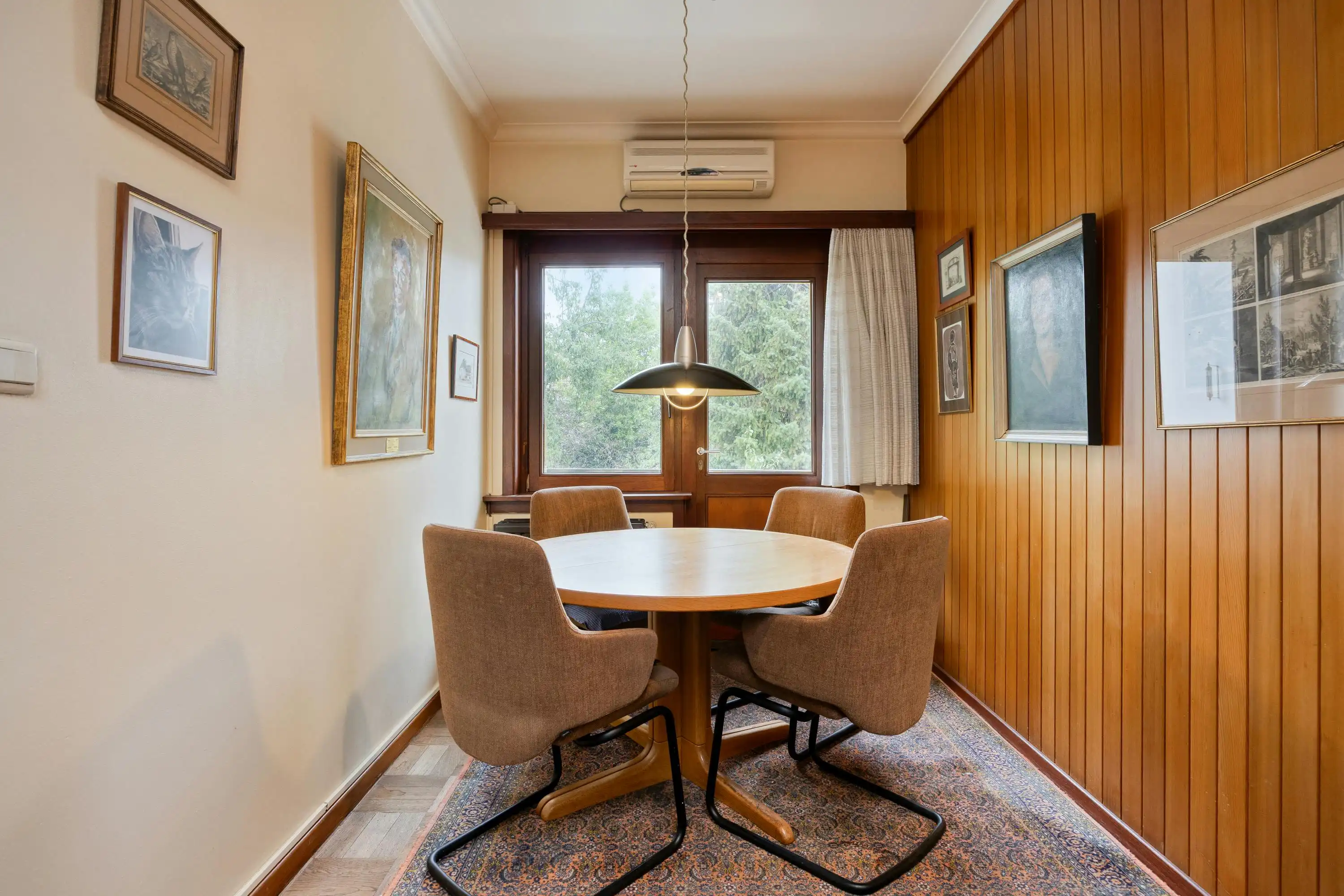Op te frissen huis met 3 slaapkamers, tuin en garage te koop in Wilrijk foto 3