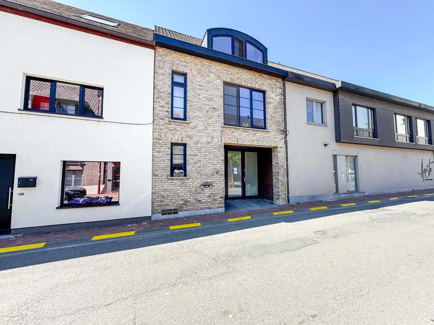 Duplex appartement in het gezellige Landegem foto 2