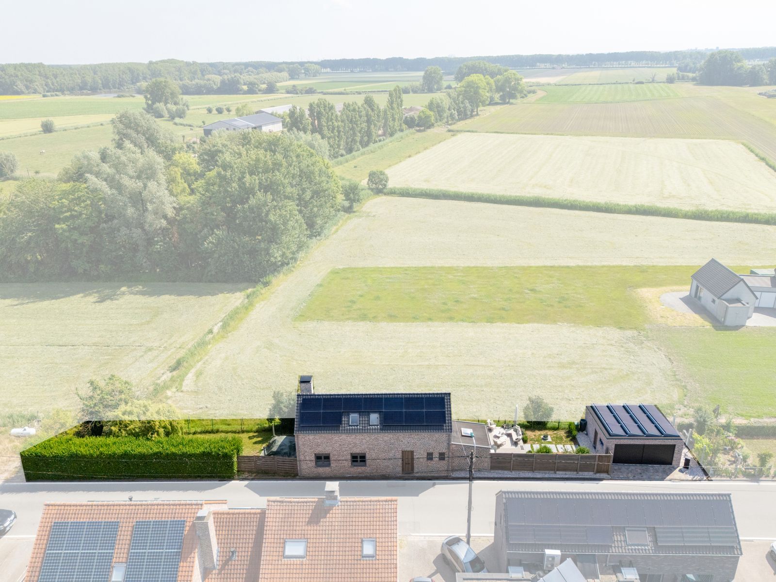Instapklare woning met dubbele garage in het mooie Asenede foto 2