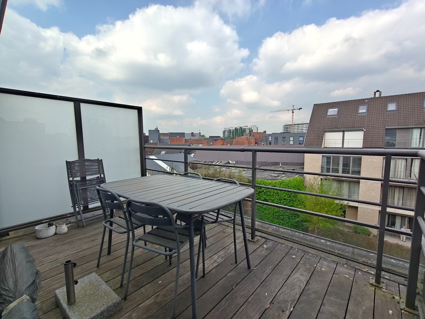 Ruim en modern duplex-appartement met twee terrassen en autostaanplaatsen in Lokeren foto 9