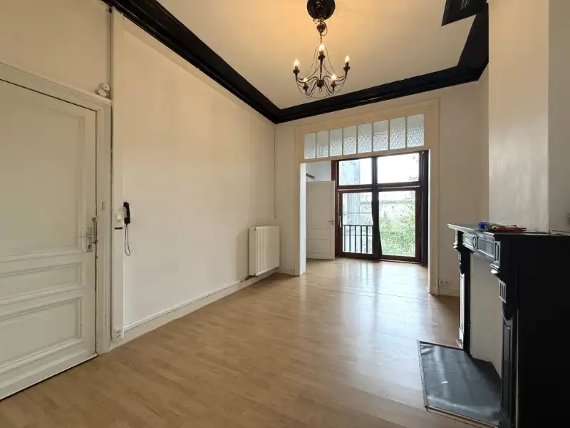 1-slaapkamerappartement in herenwoning vlakbij Sint-Pietersstation foto 3