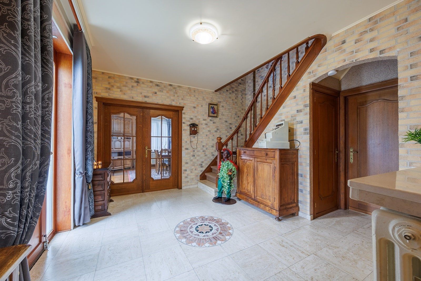 Woning met parktuin, aan het kanaal met opslagplaats van ca. 60m² foto 5