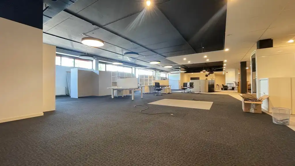Kantoor met kleine opslagruimte te huur vlakbij E19 in Mechelen foto 10