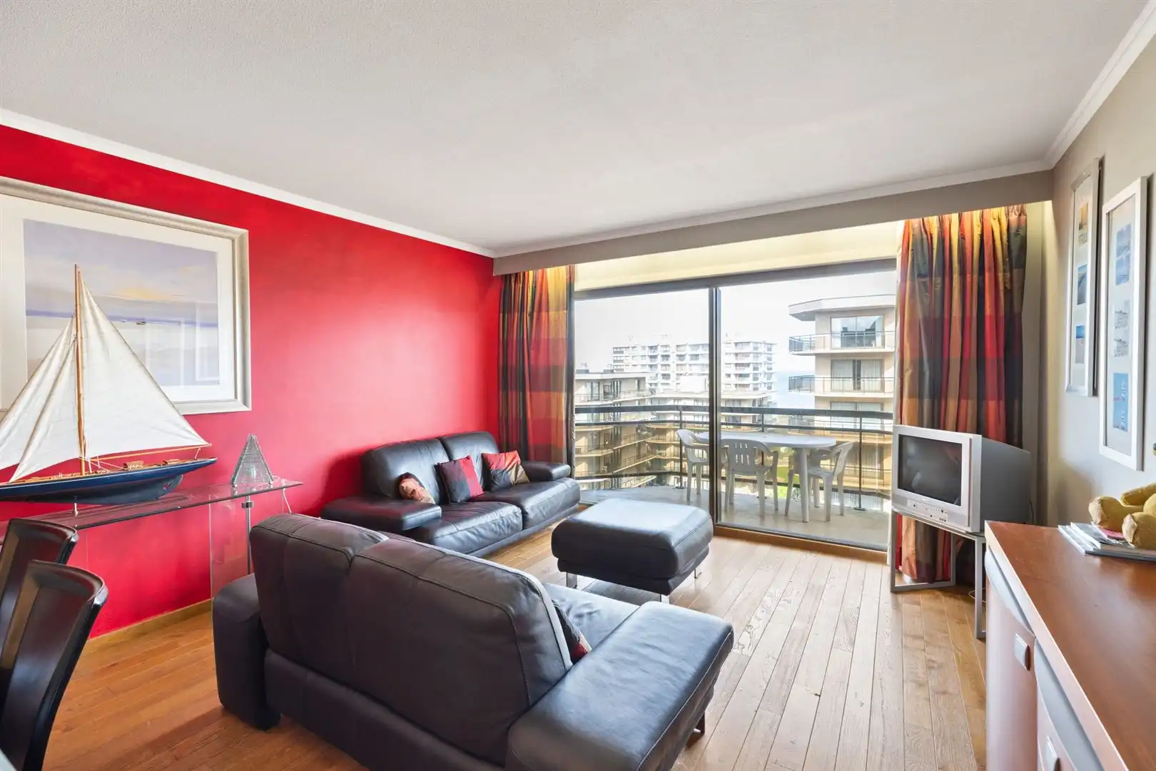 Heel ruim appartement 2 slaapkamers en slaaphoek met zicht op zee foto 8