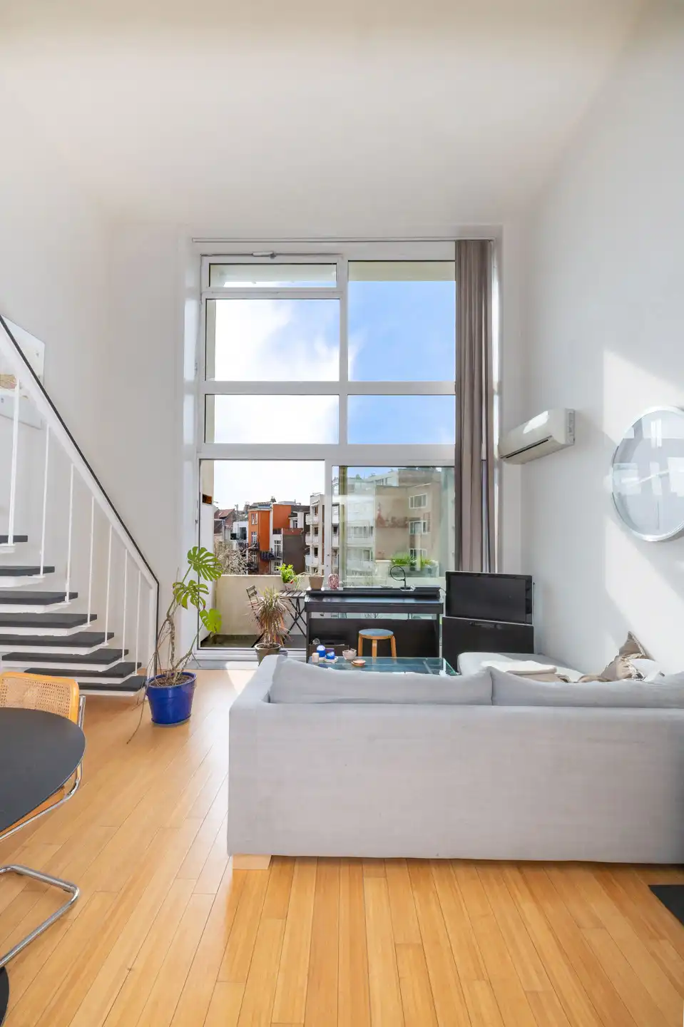 Dichtbij Louizalaan rustig aan de achterzijde van het gebouw foto 15