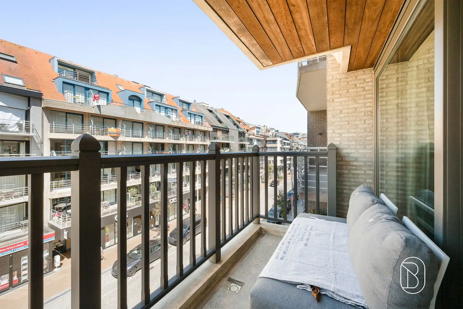 Topgelegen perfect onderhouden appartement met leuk terras!  foto 3