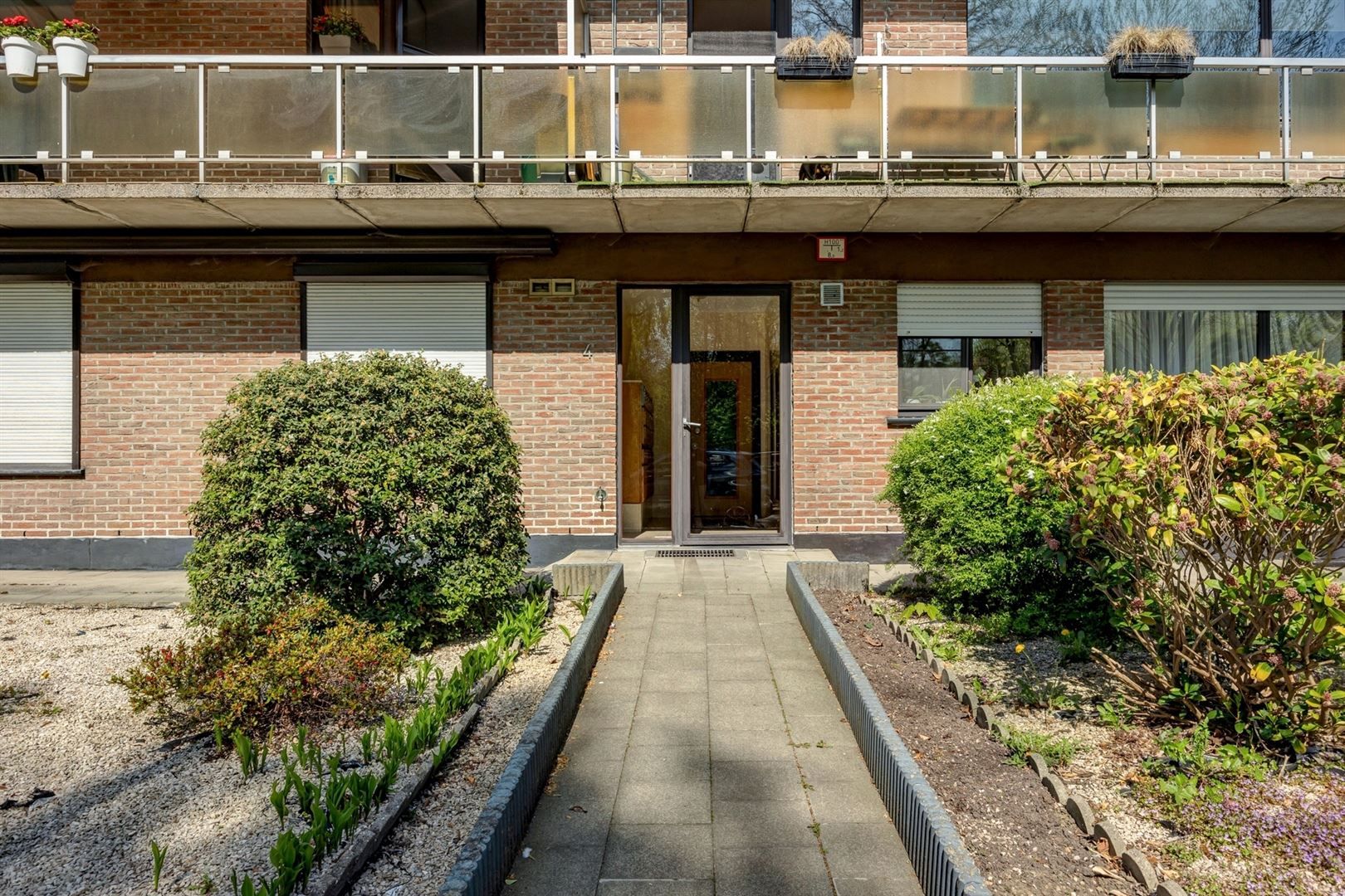 Piekfijn afgewerkt 2-slaapkamerappartement met garagebox foto 26