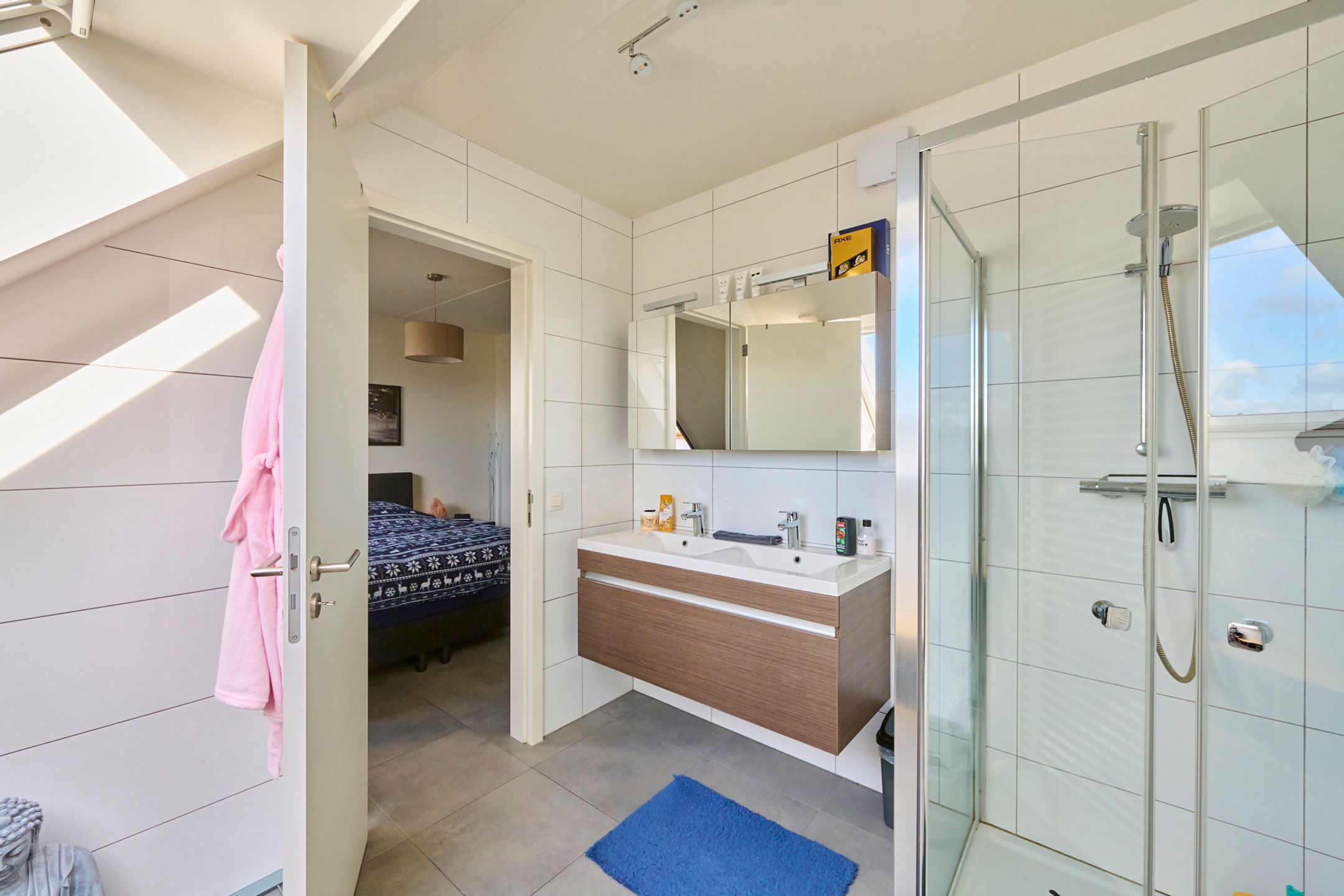 Recent en ruim duplex appartement + 2 terrassen + 2 parkings foto 10