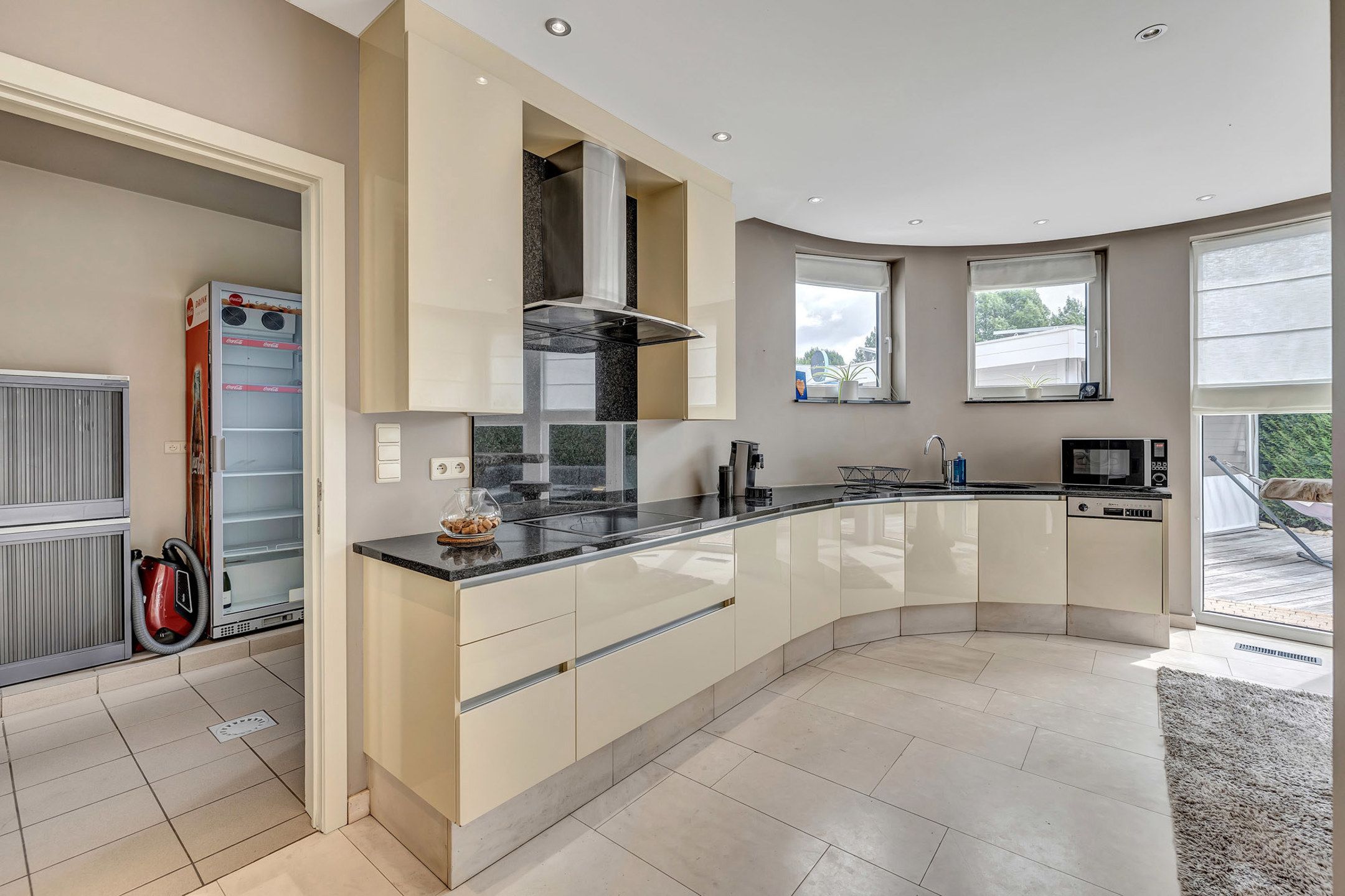 Instapklare villa in Erembodegem met hoogwaardige afwerking foto 8