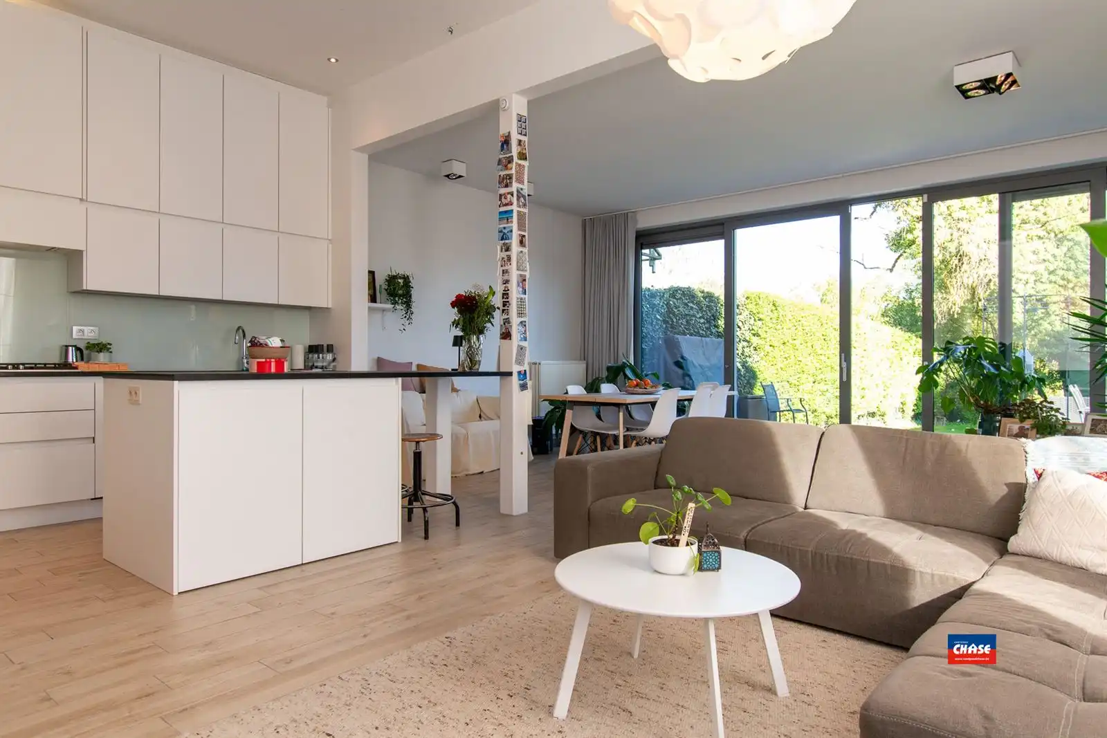 Recent appartement met 2 slaapkamers, tuin + P foto 2