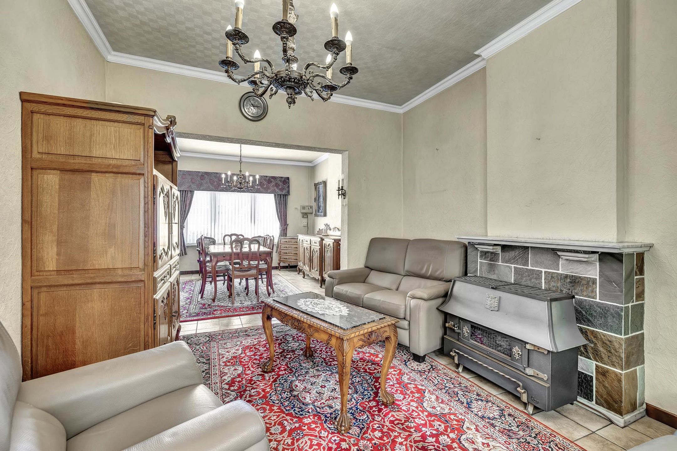 Te renoveren woning met naastliggende grond foto 5