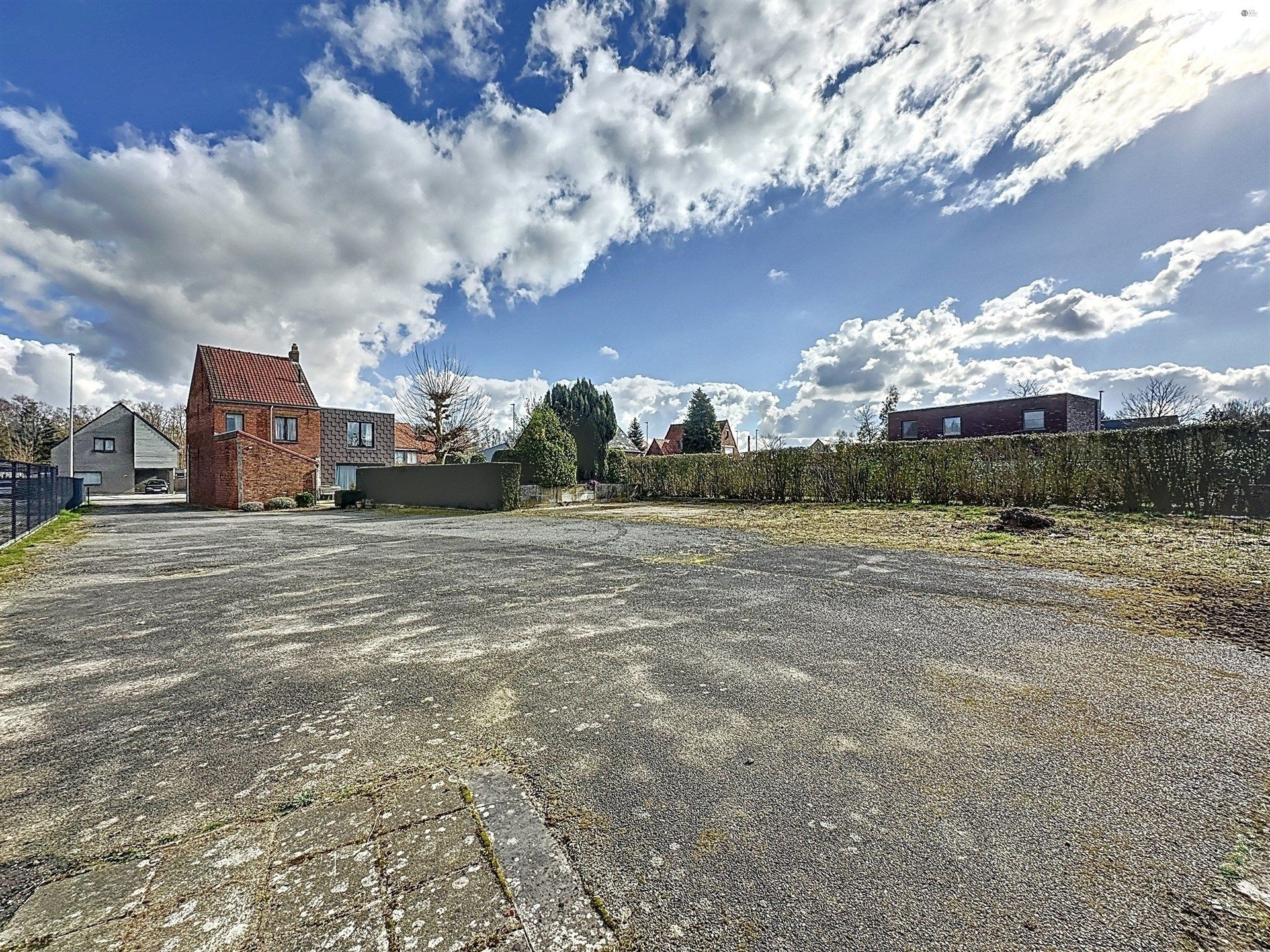 te renoveren woning met magazijn (220m²) op perceel van 1340m² foto 26