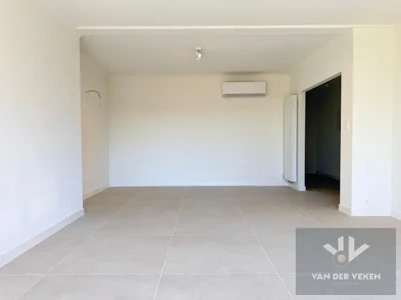 100% GERENOVEERD APPARTEMENT MET 2 SLAAPKAMERS OP TOPLOCATIE foto 7