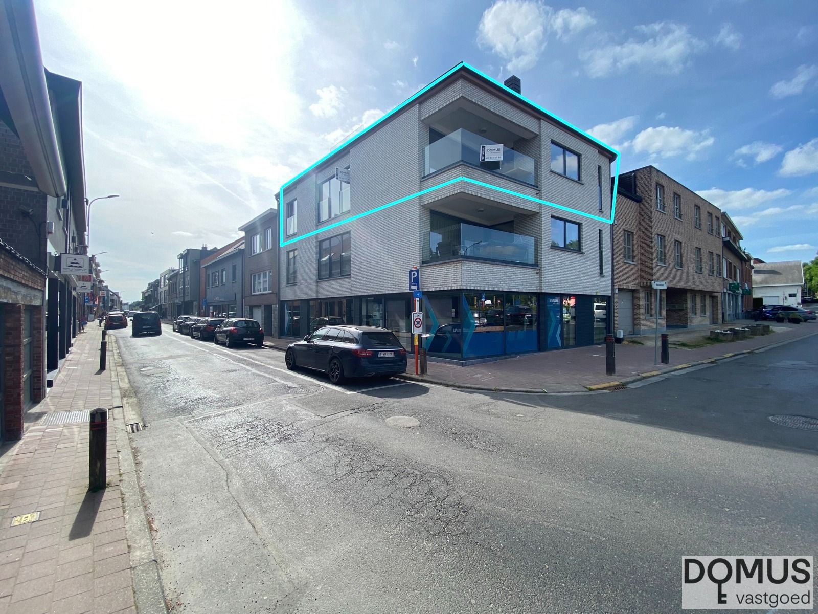 Centraal gelegen topappartement in het centrum van Meise foto {{pictureIndex}}