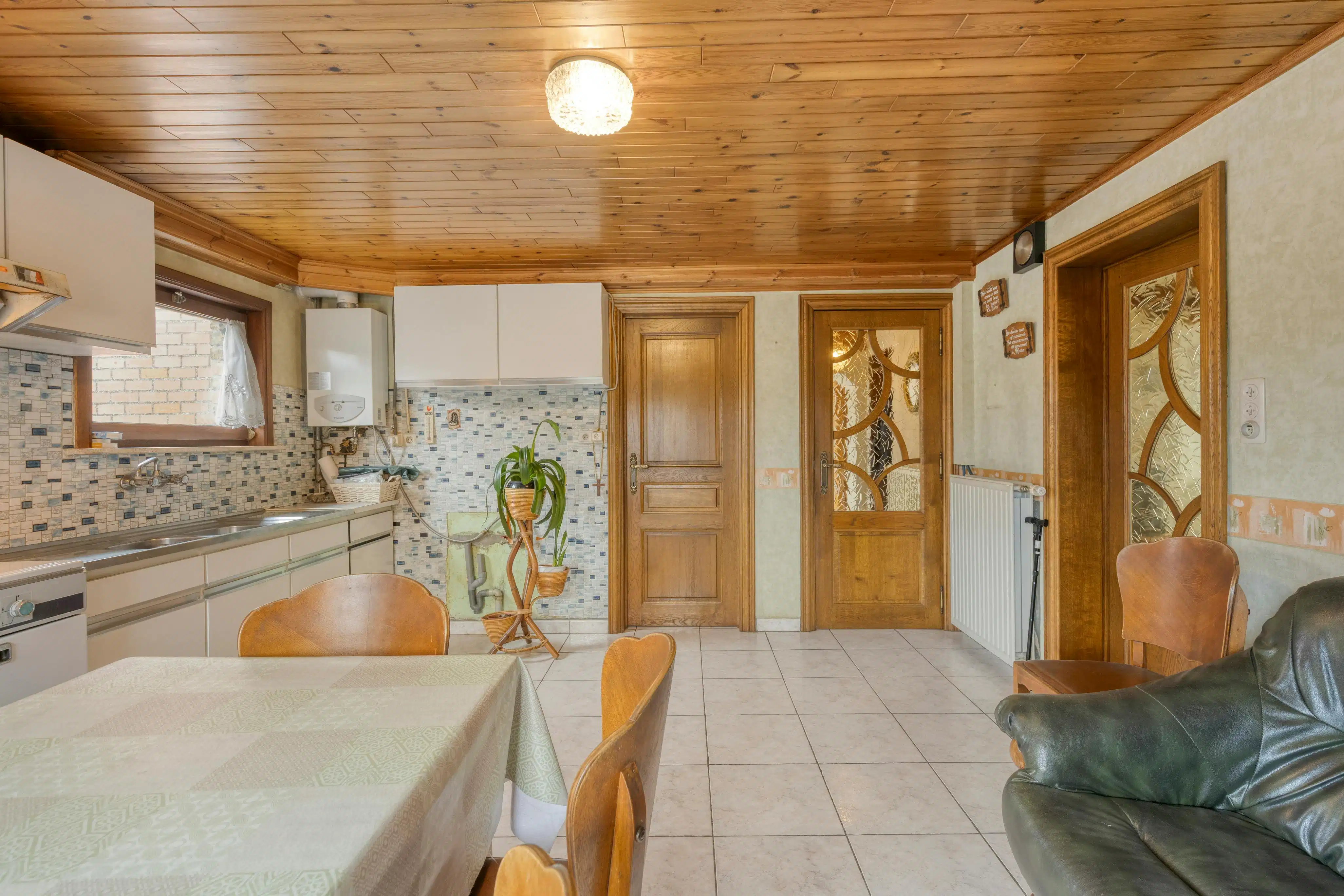 Woning met 4 slaapkamers op een perceel van 1087m² foto 8